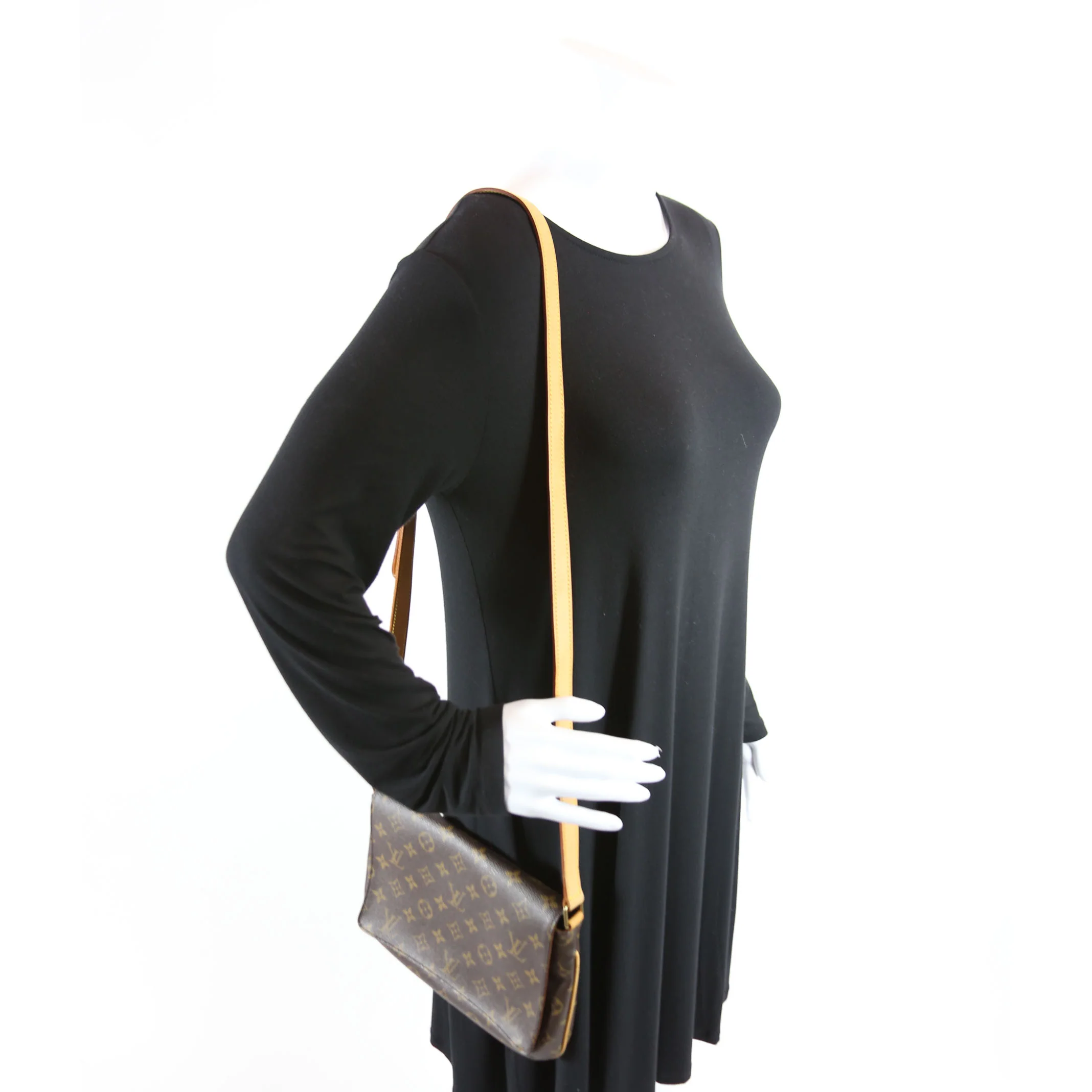 Musette Tango Long Monogram - Image 10