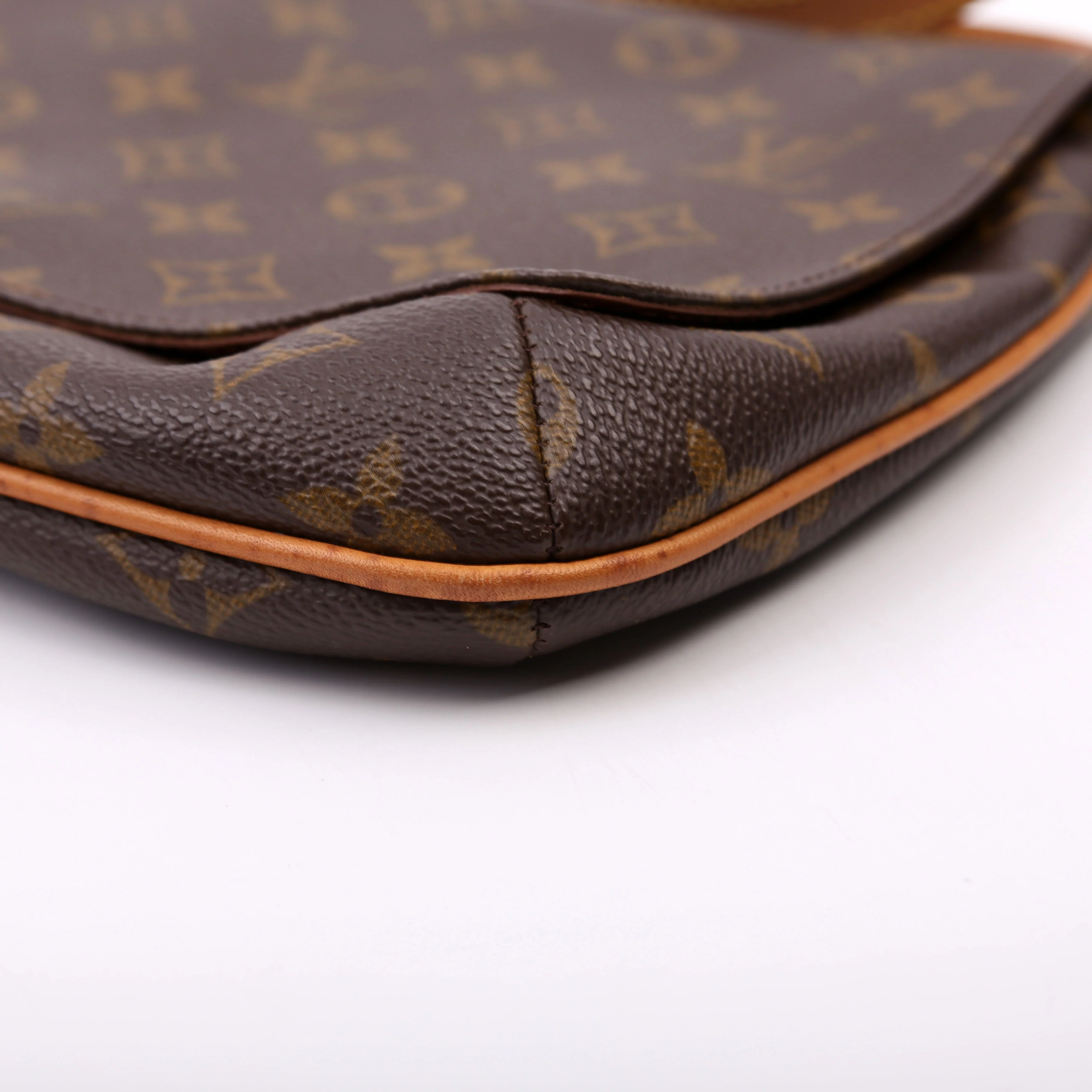 Musette Tango Long Monogram - Image 6