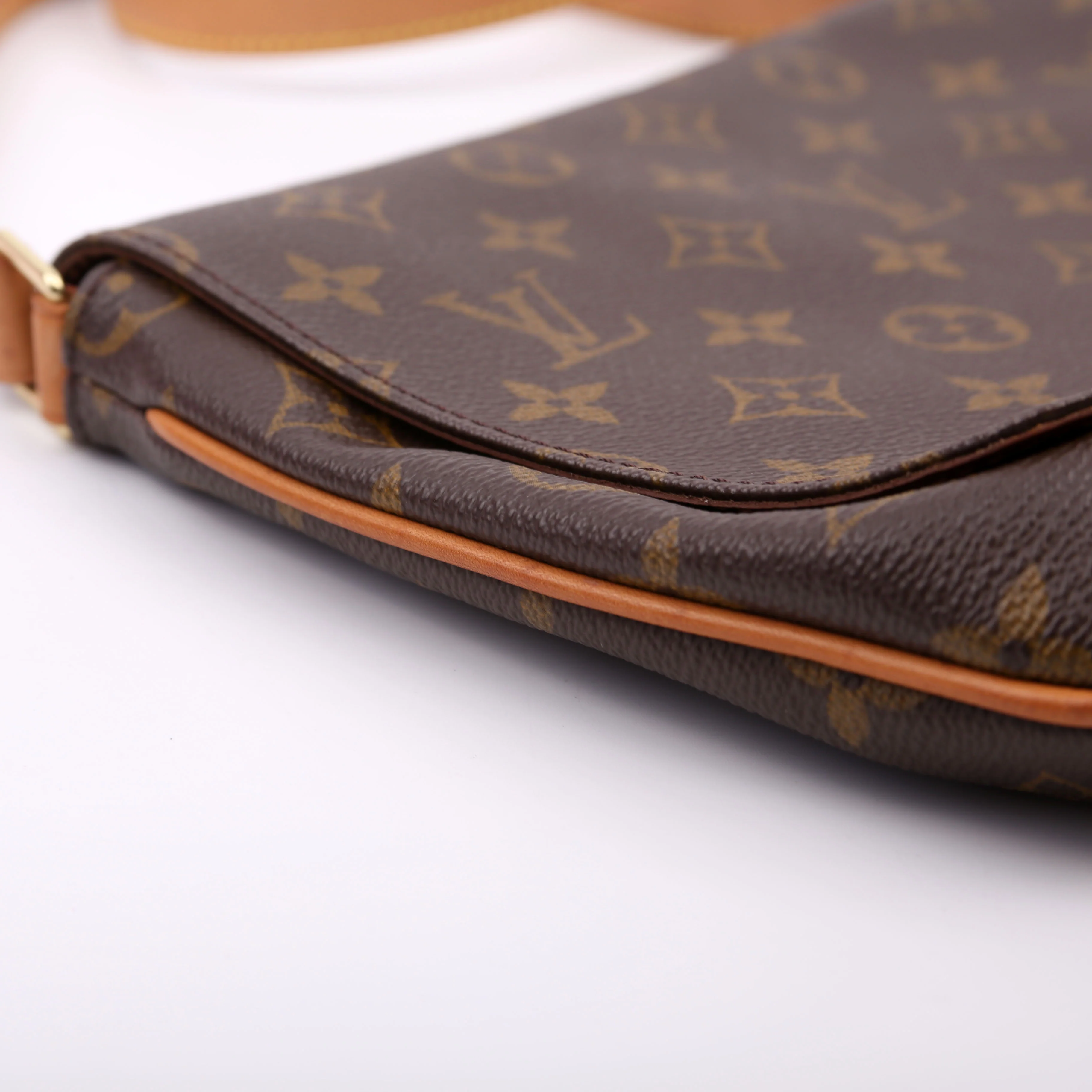 Musette Tango Long Monogram - Image 8