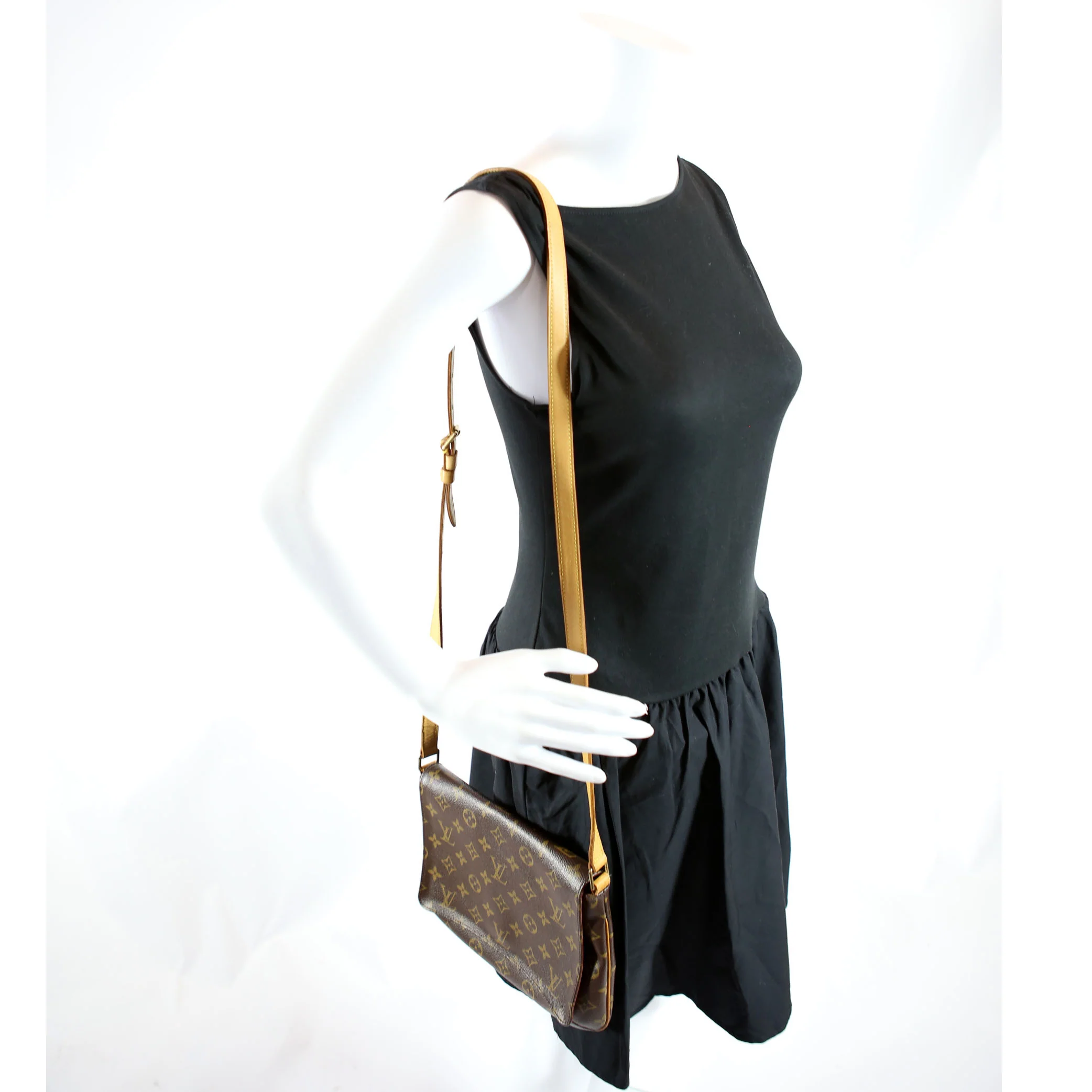 Musette Tango Short Monogram - Image 11