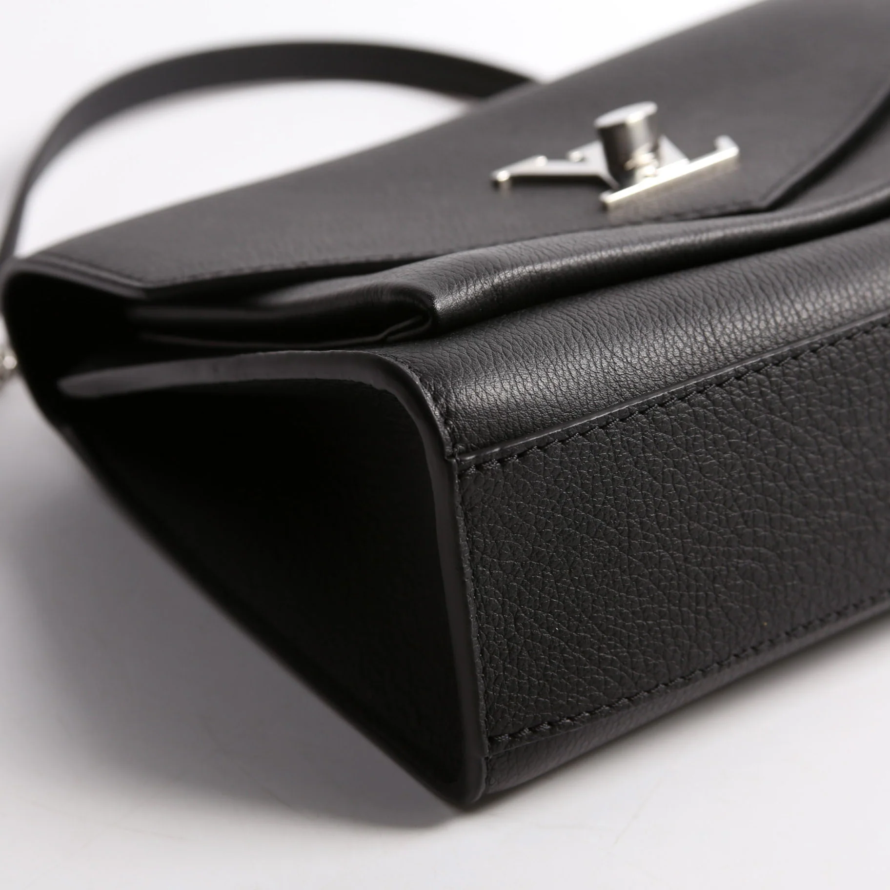 MyLockMe Chain Bag Black - Image 4