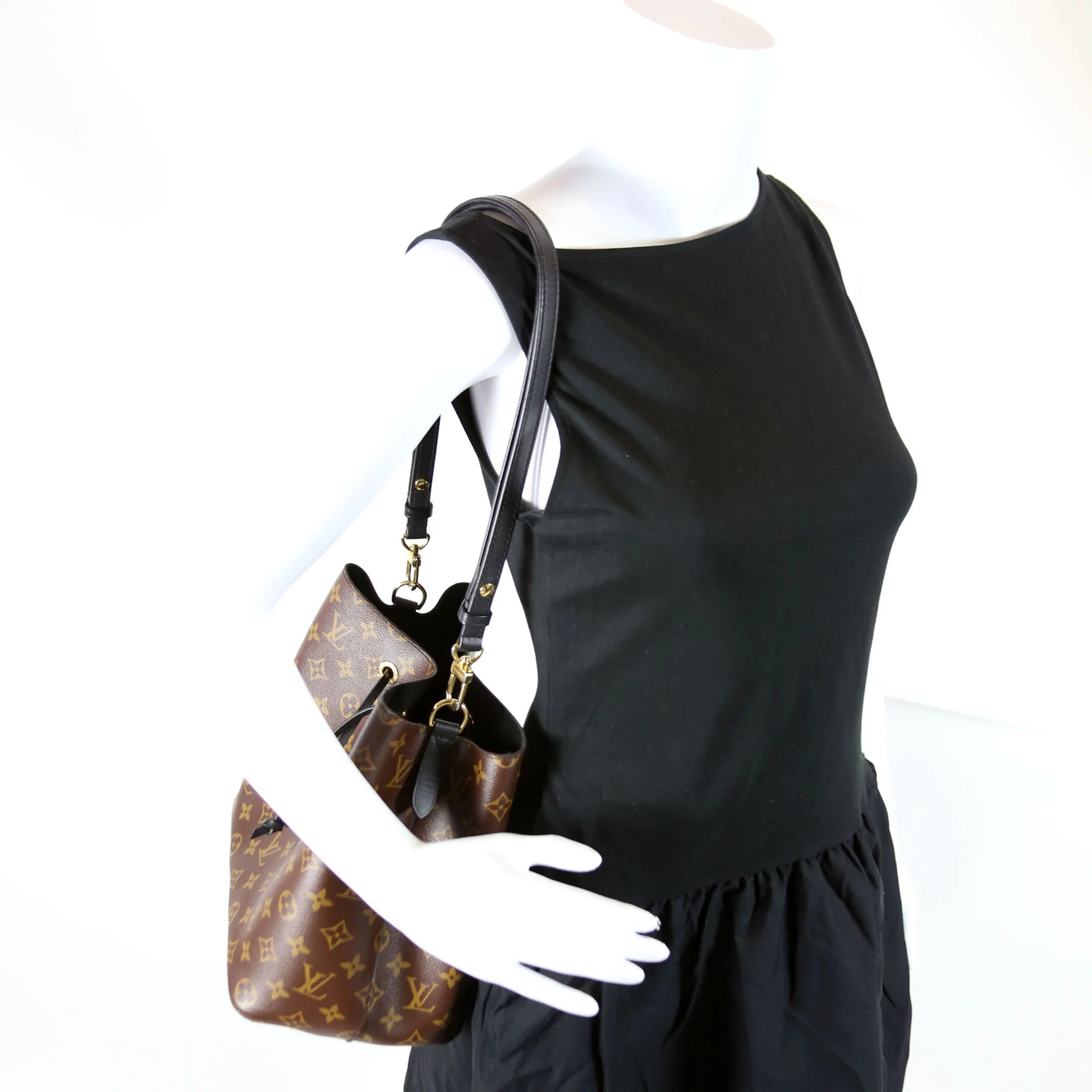 Neonoe Monogram Black - Image 10