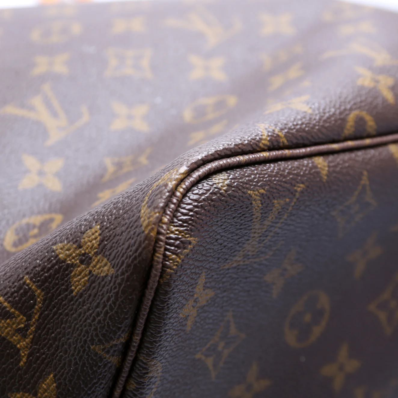 Neverfull GM Monogram - Image 5