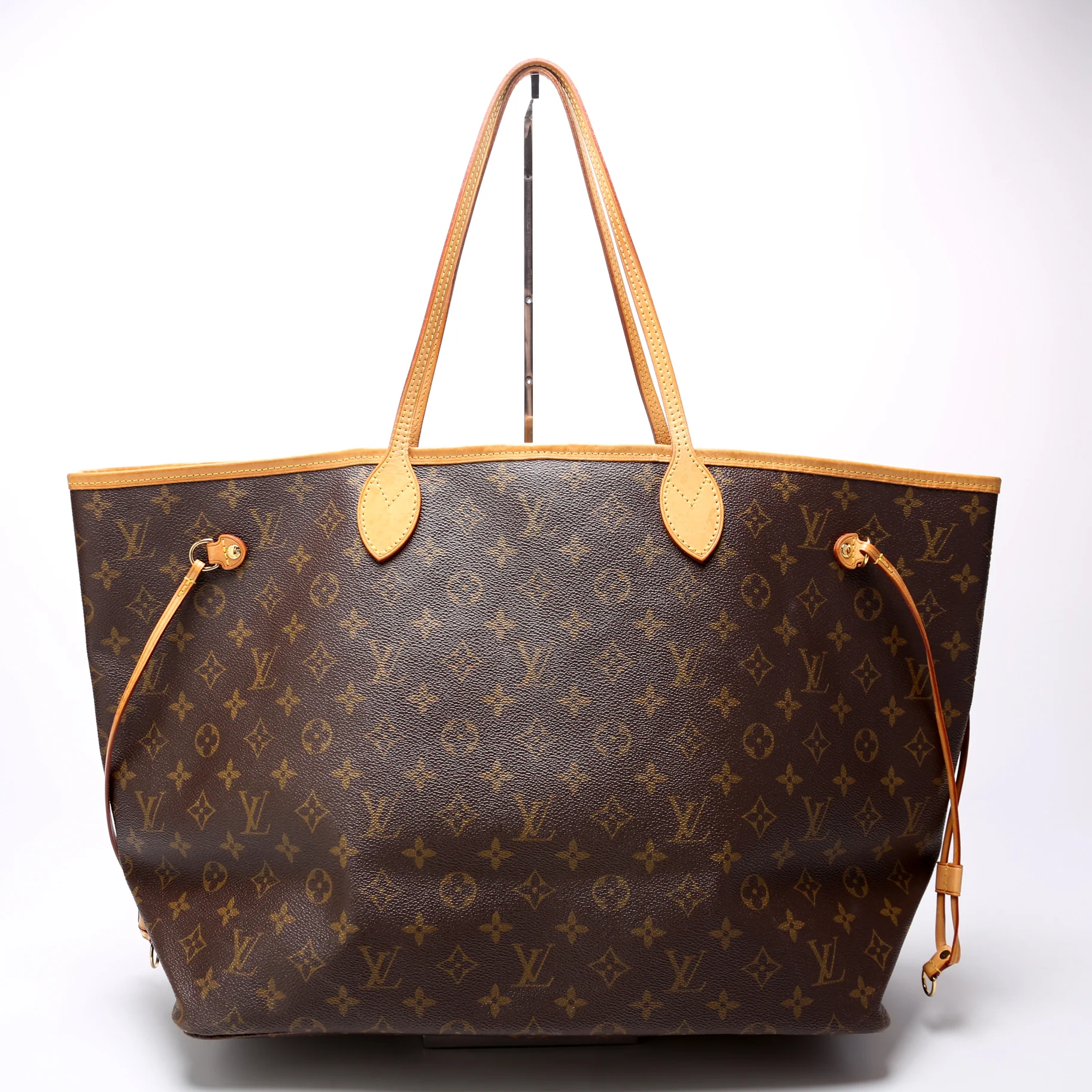 Neverfull GM Monogram - Image 3