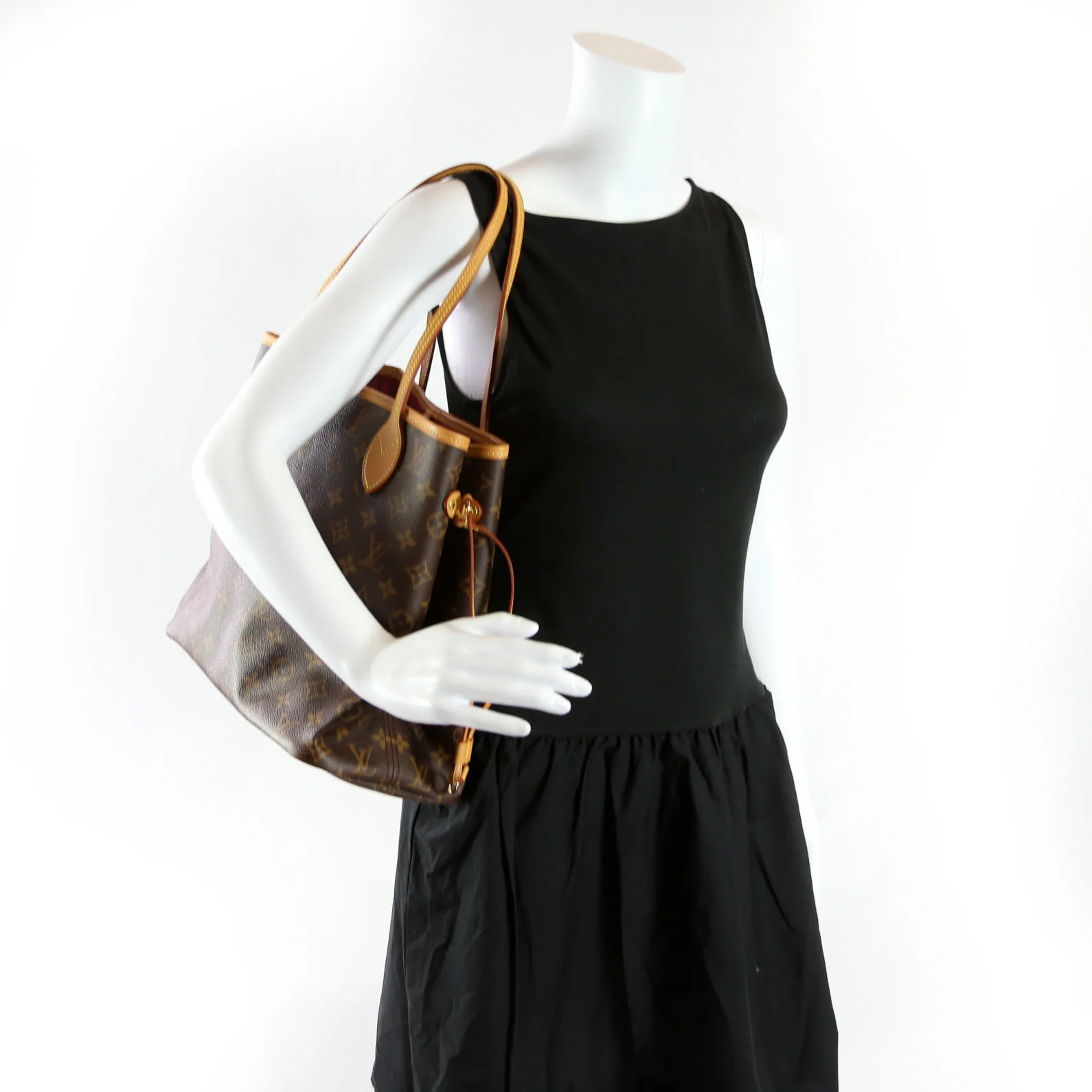 Neverfull MM Monogram - Image 12