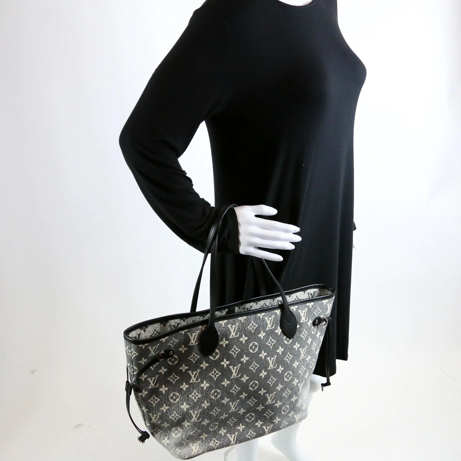 Neverfull MM Monogram Denim Jacquard - Image 10