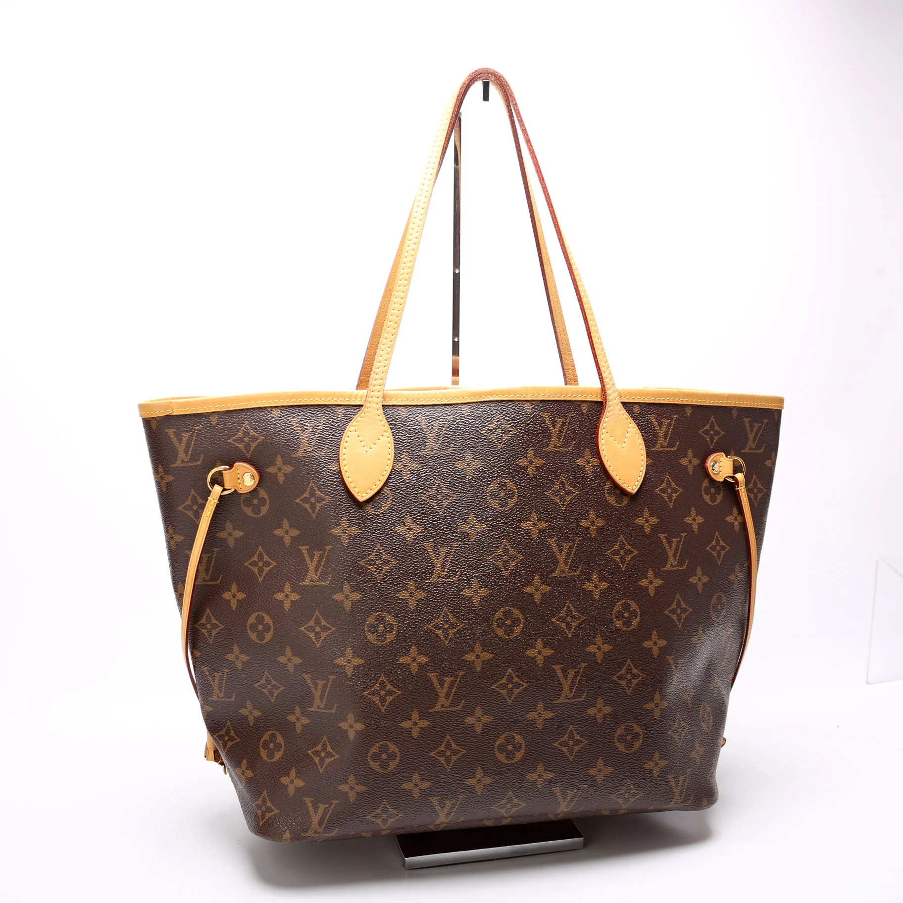 Neverfull MM Monogram Red - Image 2