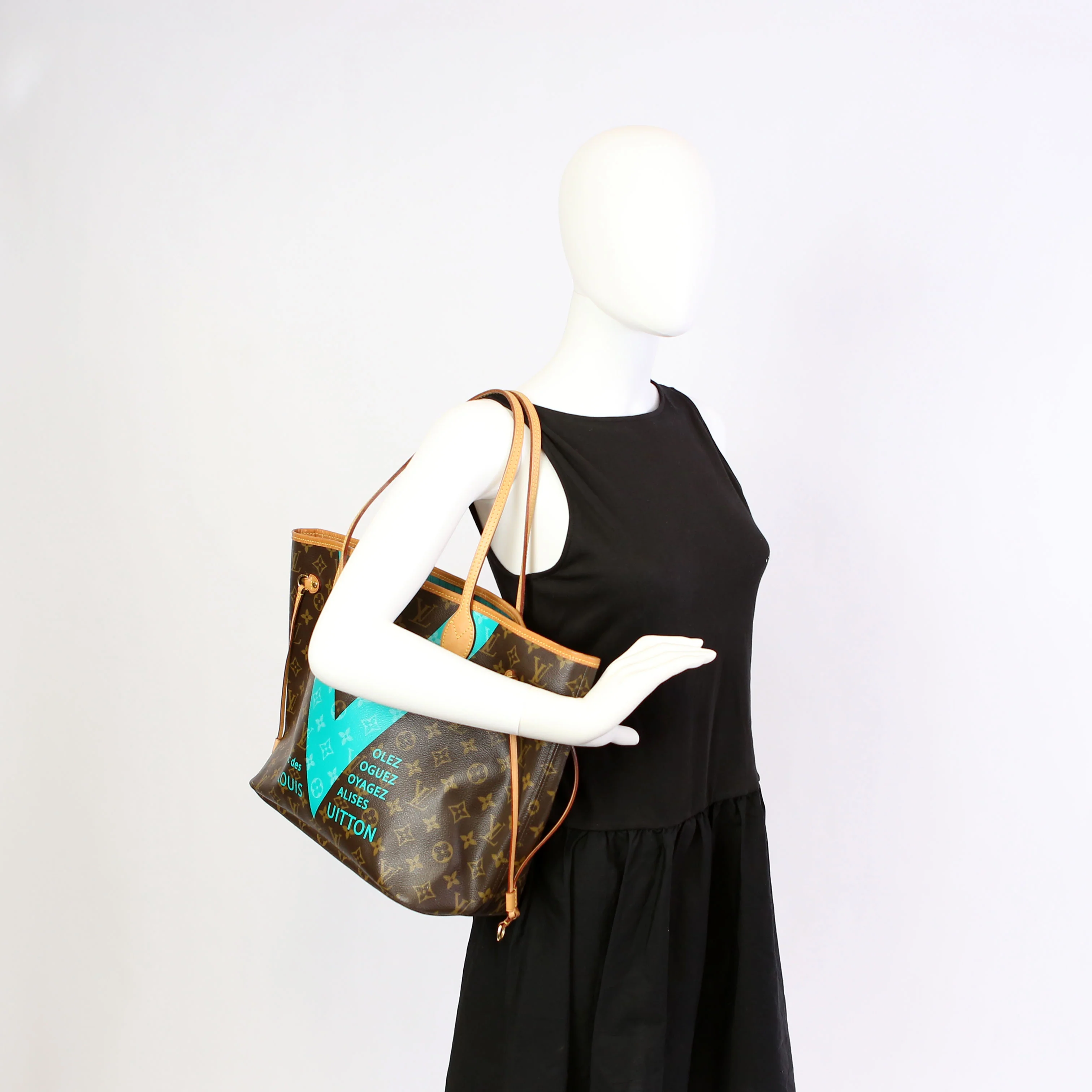 Neverfull MM Monogram V Blue - Image 10