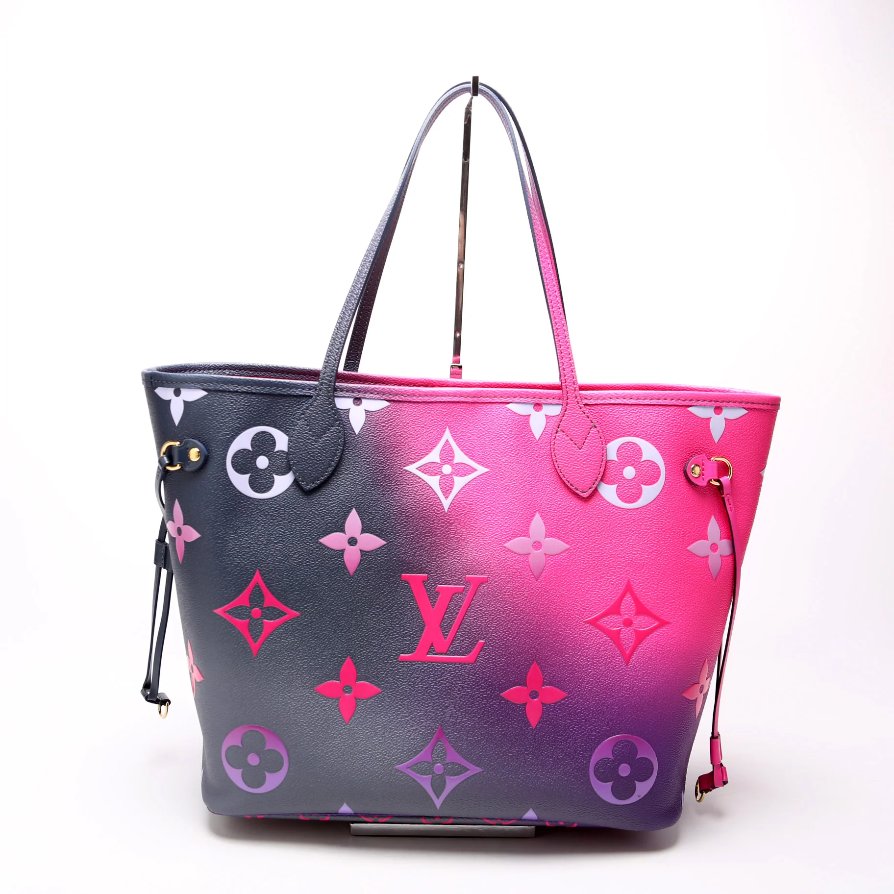 Neverfull MM W/Pouch 'Spring In The City' Giant Monogram - Image 3