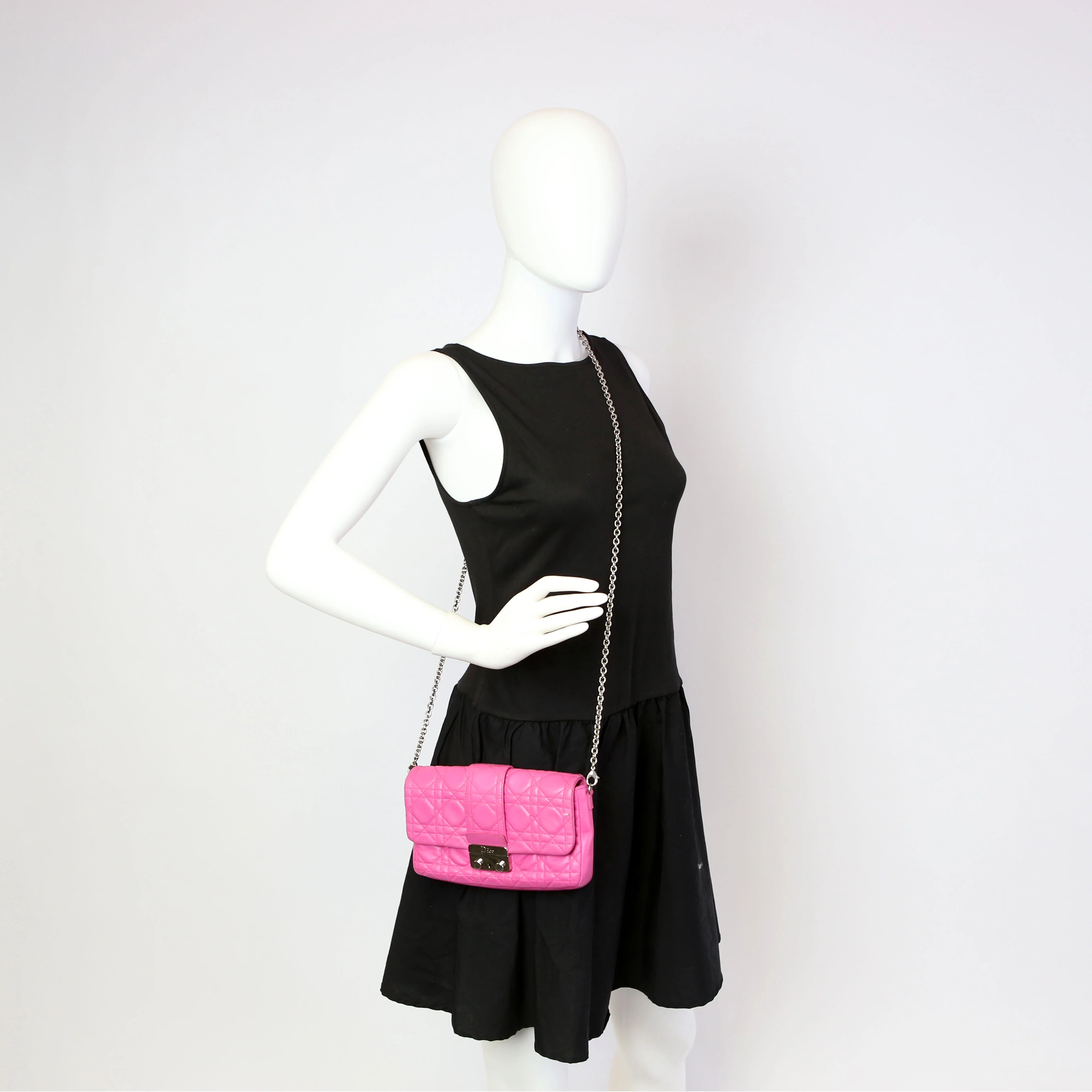 New Lock Pouch Cannage Lambskin Pink - Image 12