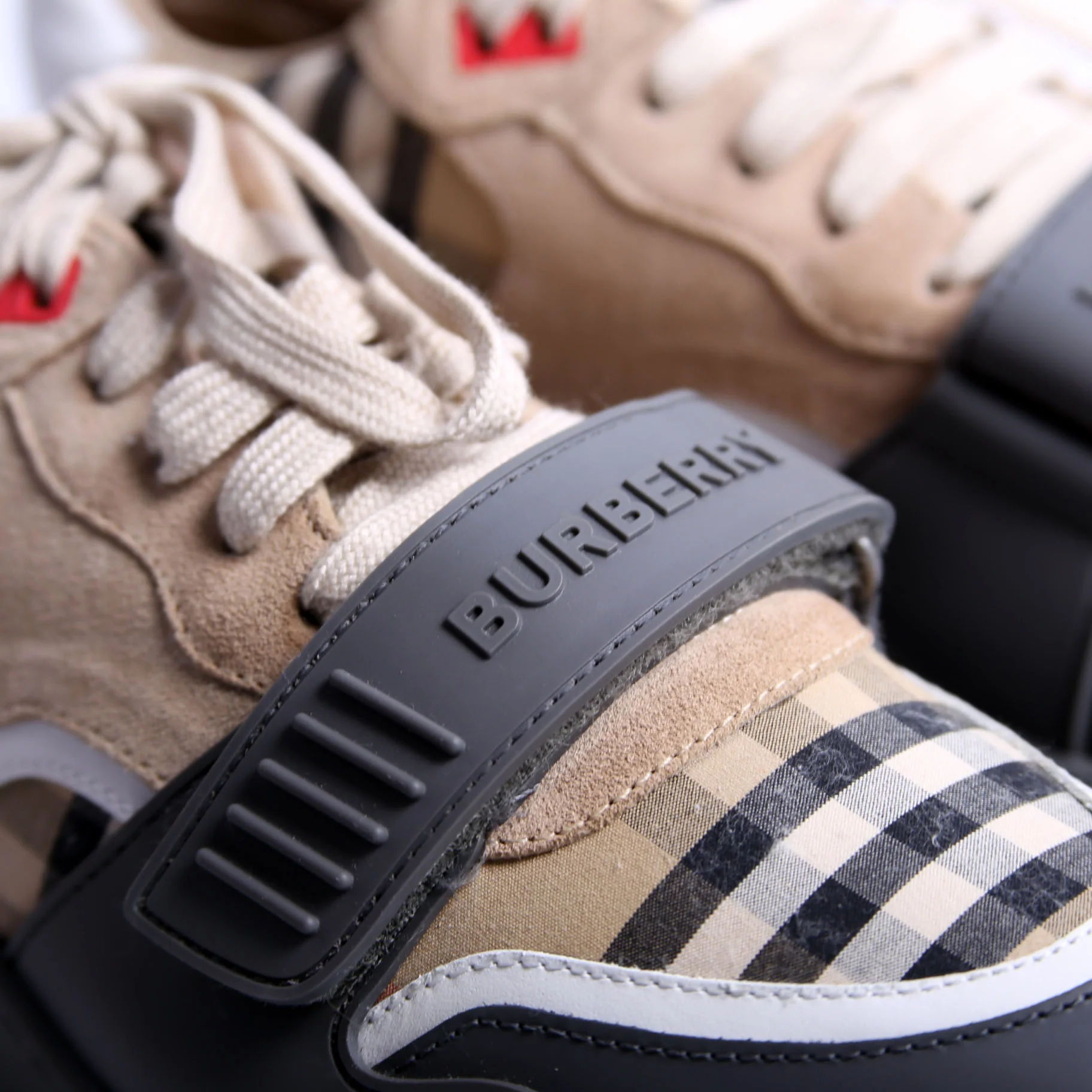 New Ramsey Check Sneakers Size 42 - Image 12
