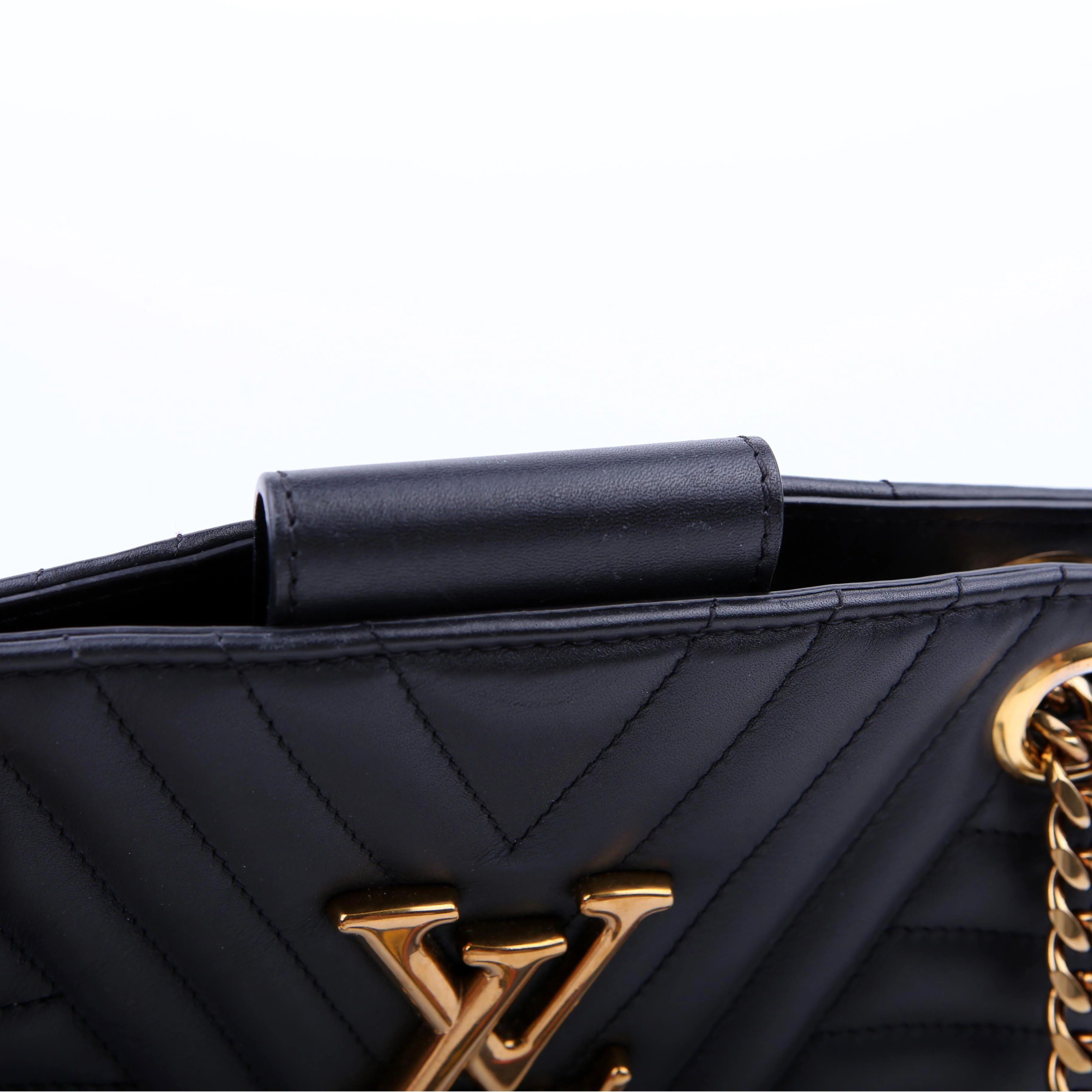New Wave Chain Tote - Image 10