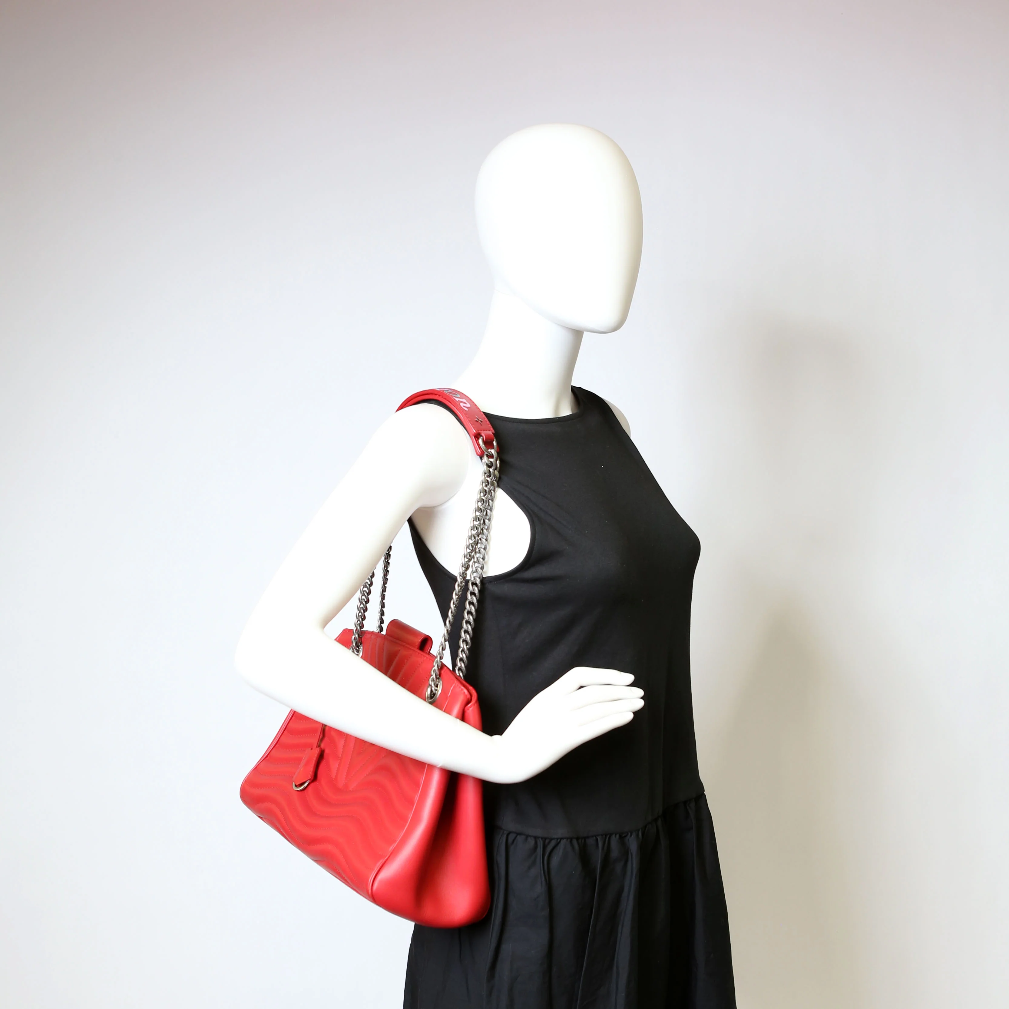 New Wave Chain Tote Red - Image 16