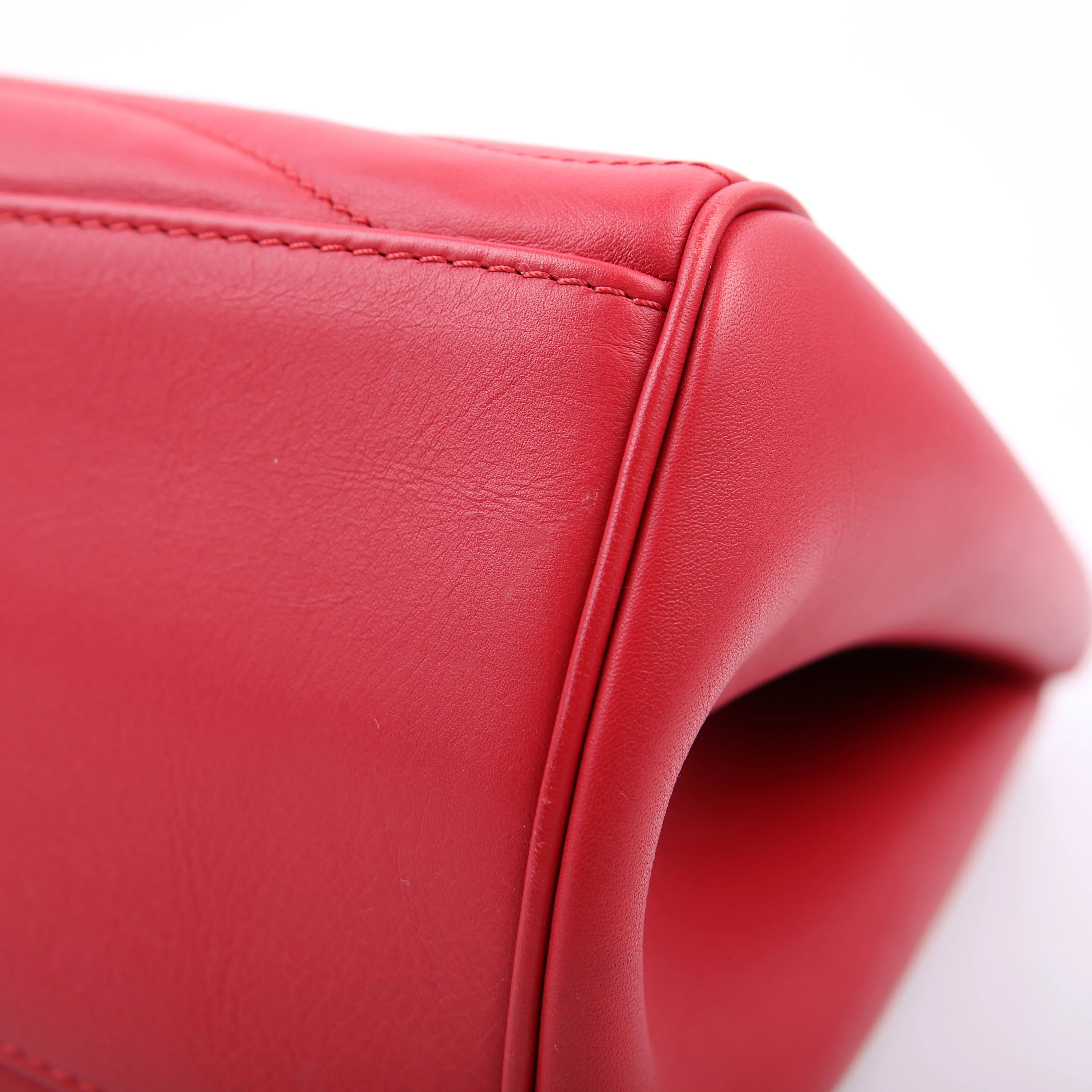 New Wave Chain Tote Red - Image 9