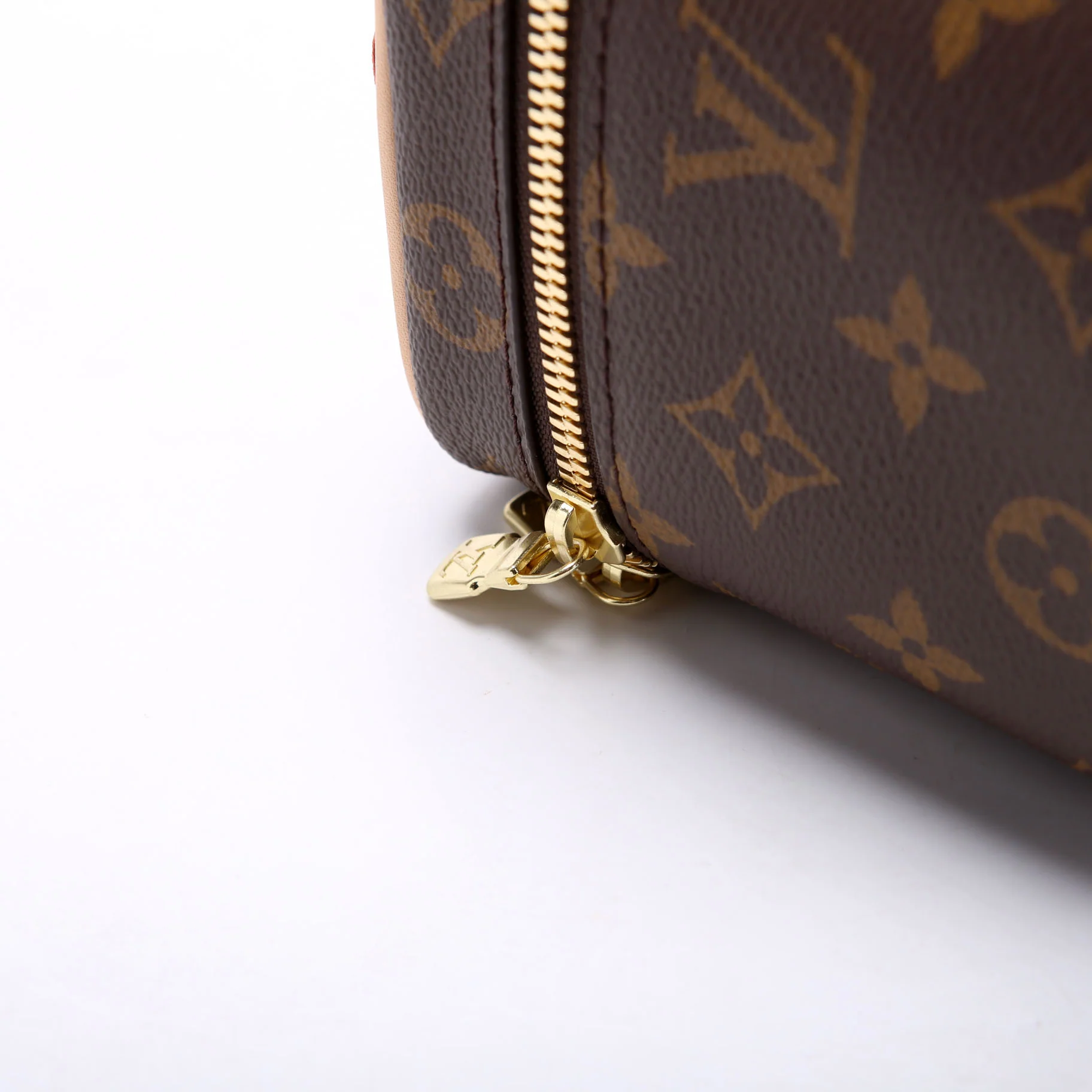 Nice Mini Toiletry Pouch Monogram - Image 6