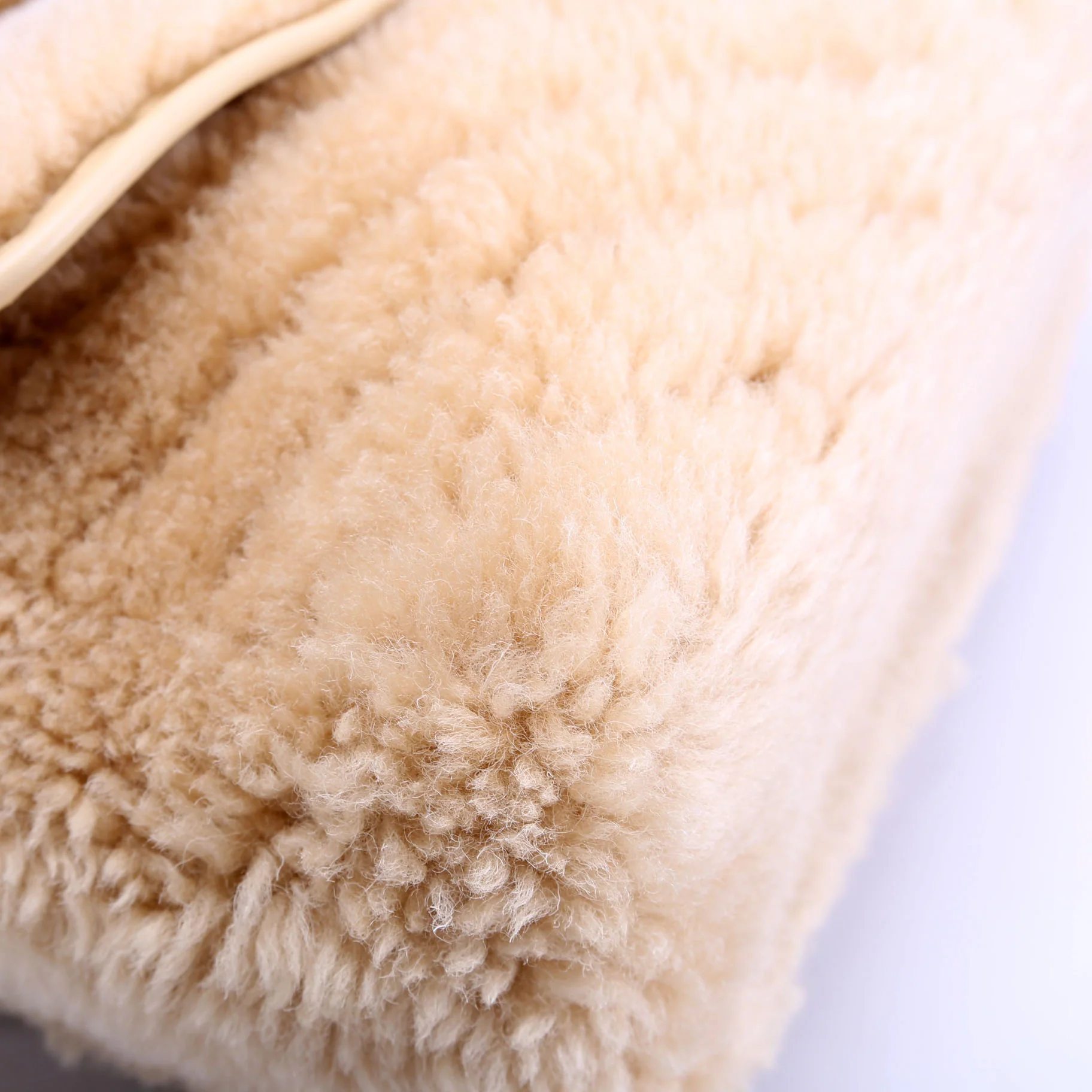 Niki Medium Shearling 633187 Tan - Image 5