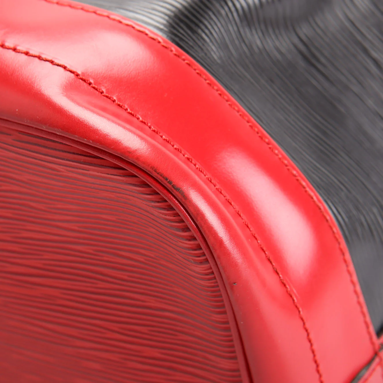 Noe Epi Leather Vintage Black/Red - Image 7