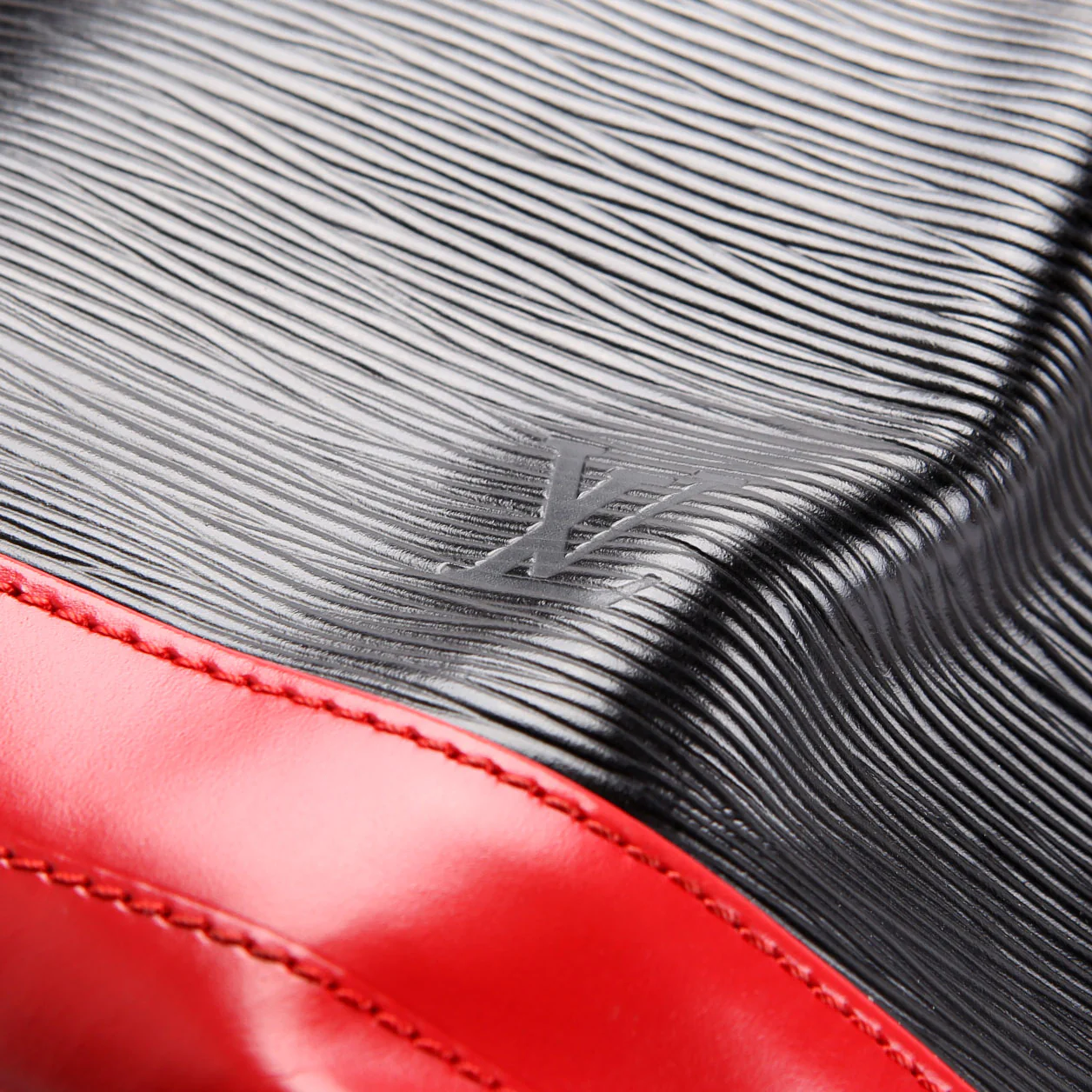 Noe Epi Leather Vintage Black/Red - Image 8