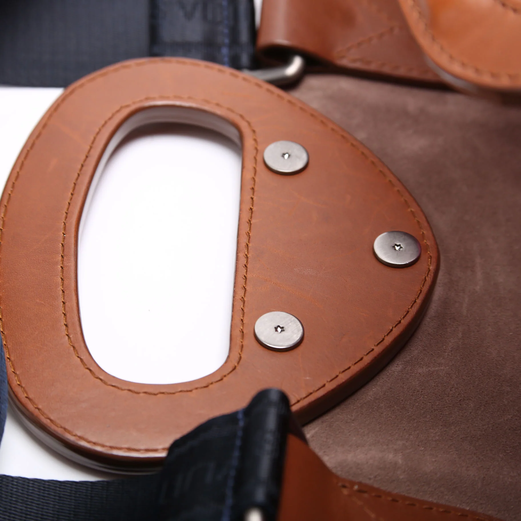 Nomade V Serigraph Tote Calfskin Brown - Image 16