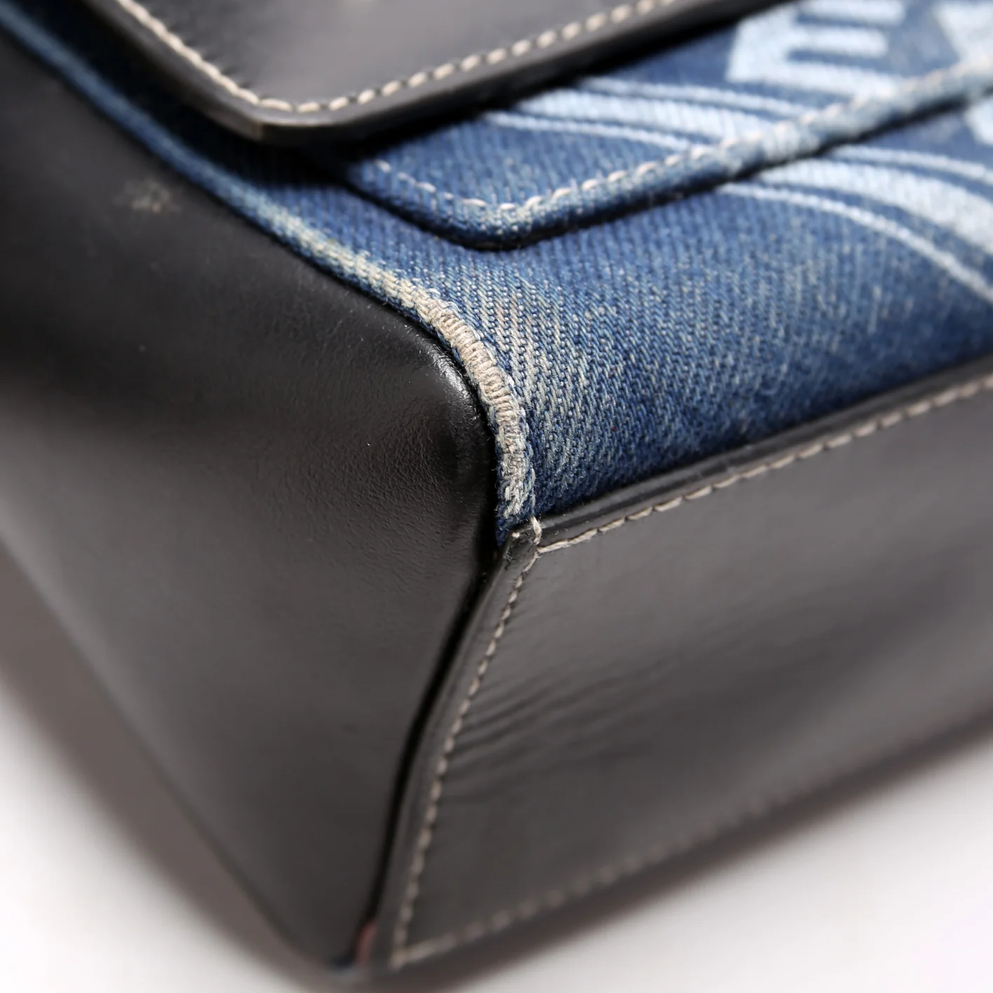Note Crossbody Denim - Image 5