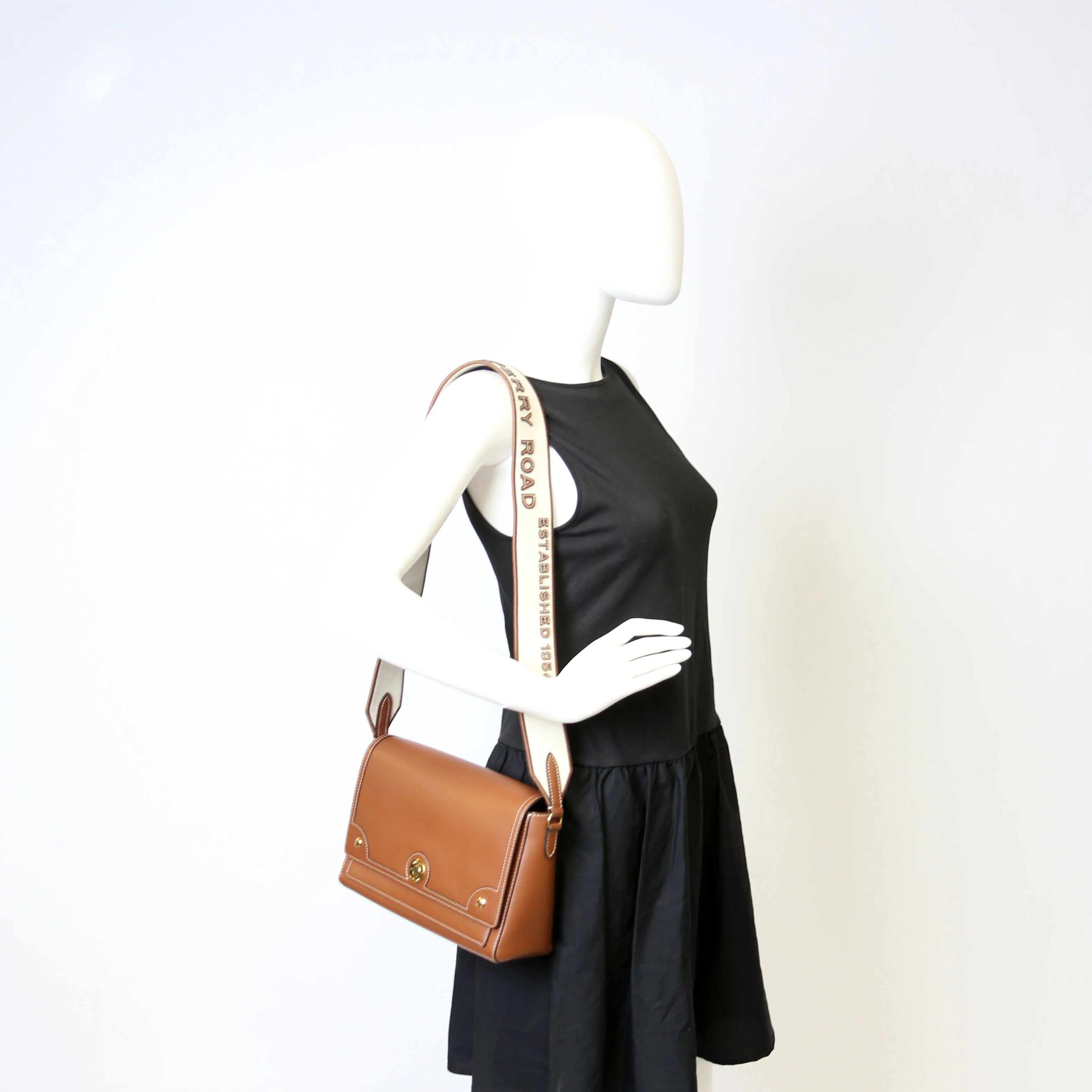 Note Crossbody Leather Brown - Image 16