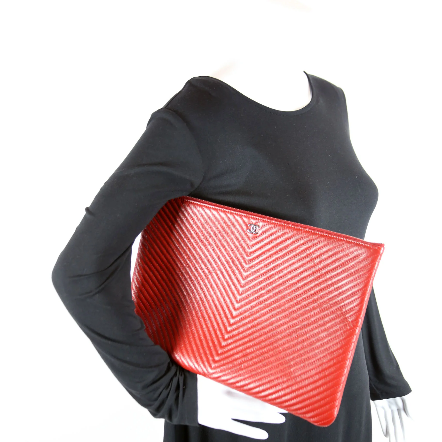O Case Medium Caviar Chevron Red - Image 10