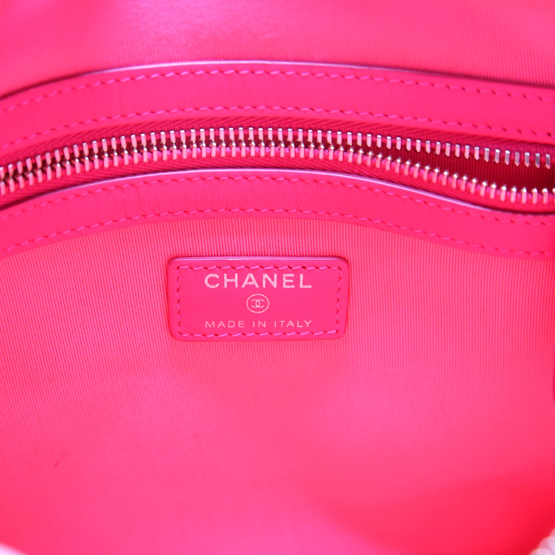 O Case Medium Lambskin - Image 8