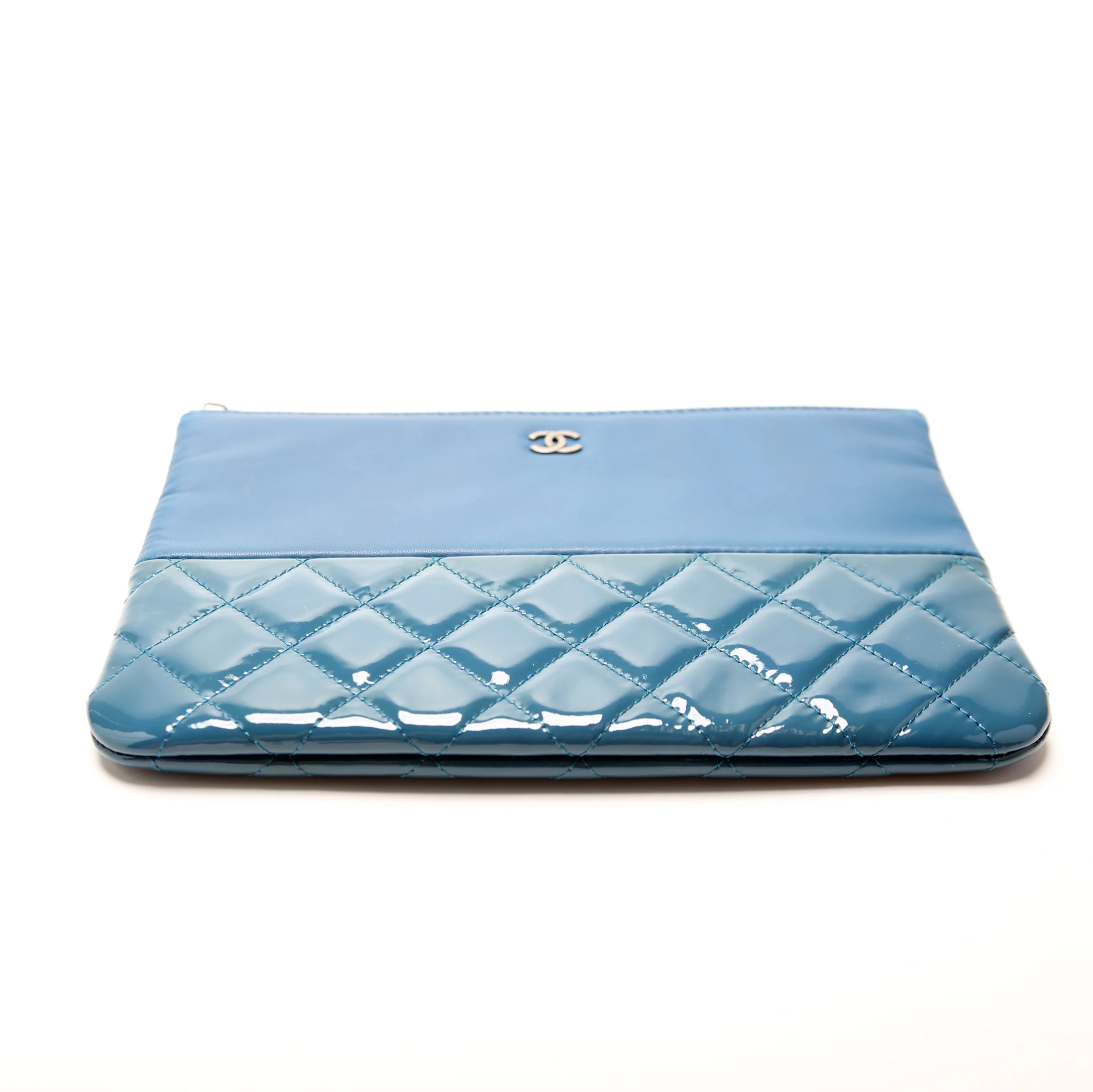 O Case Medium Patent Lambskin - Image 4