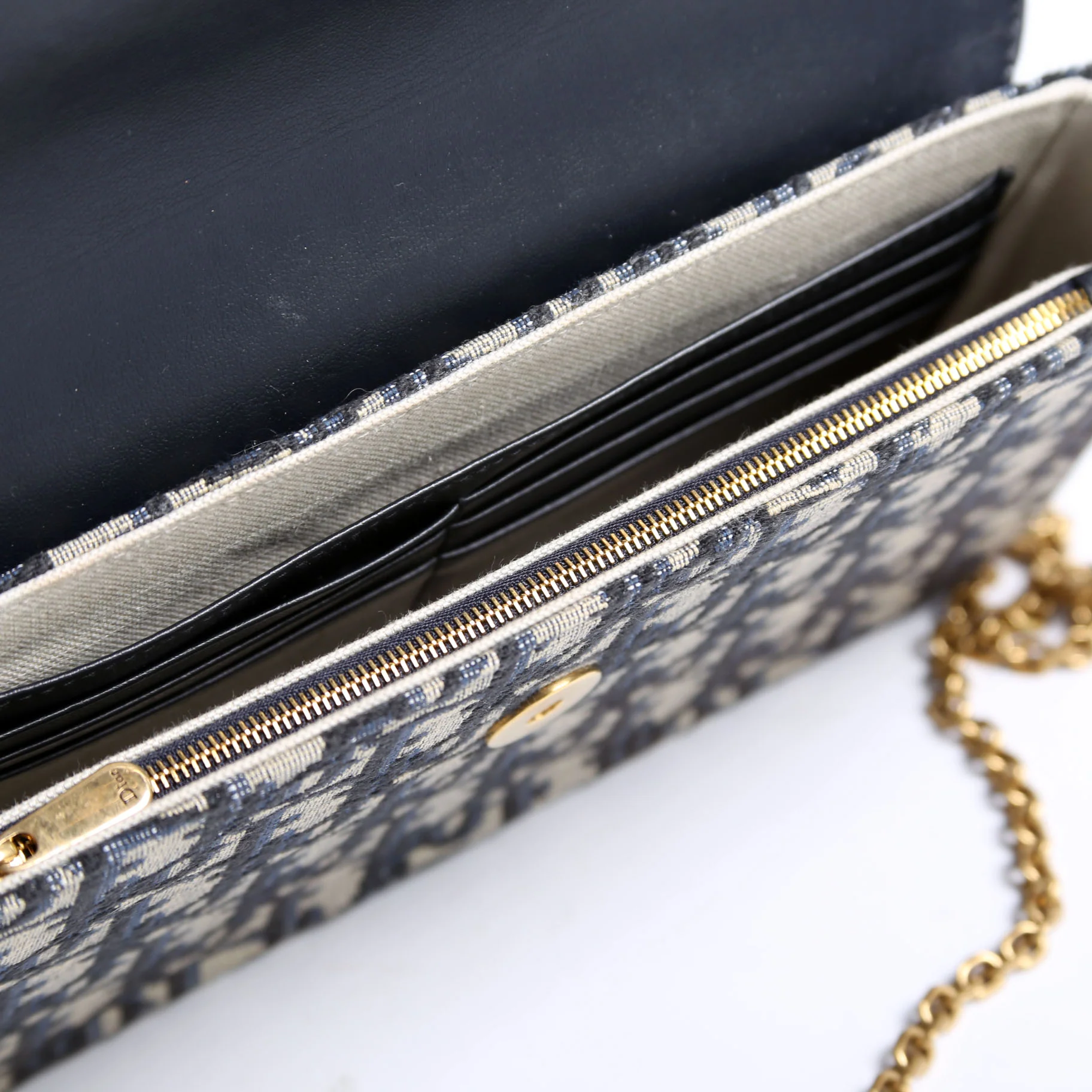 Oblique Chain Saddle Pouch - Image 8