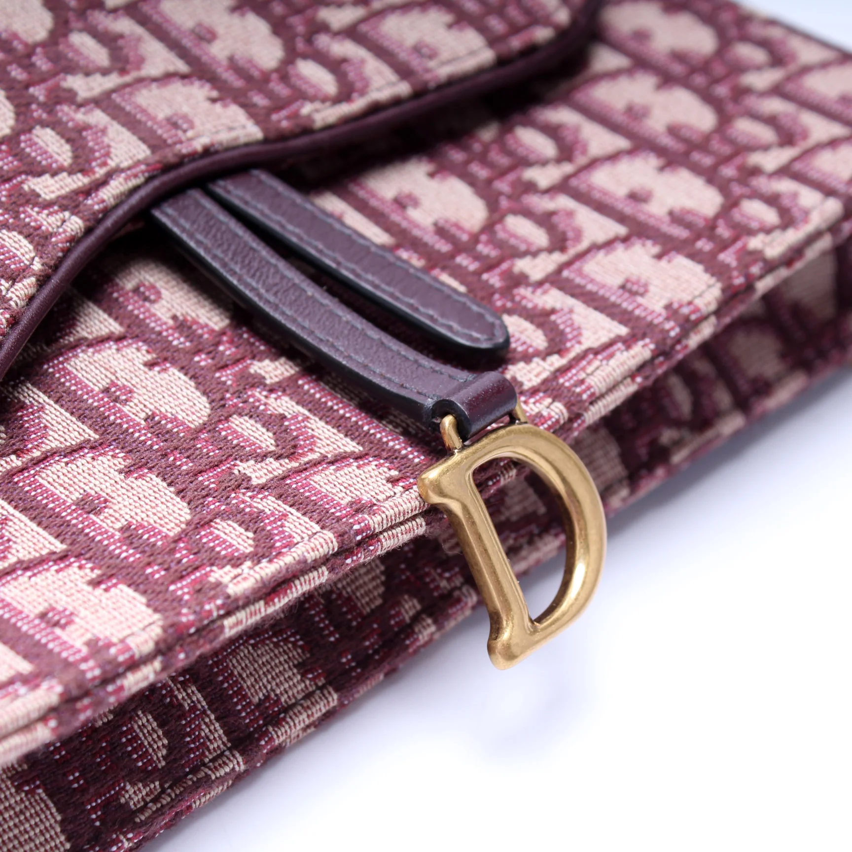 Oblique Chain Saddle Pouch - Image 6