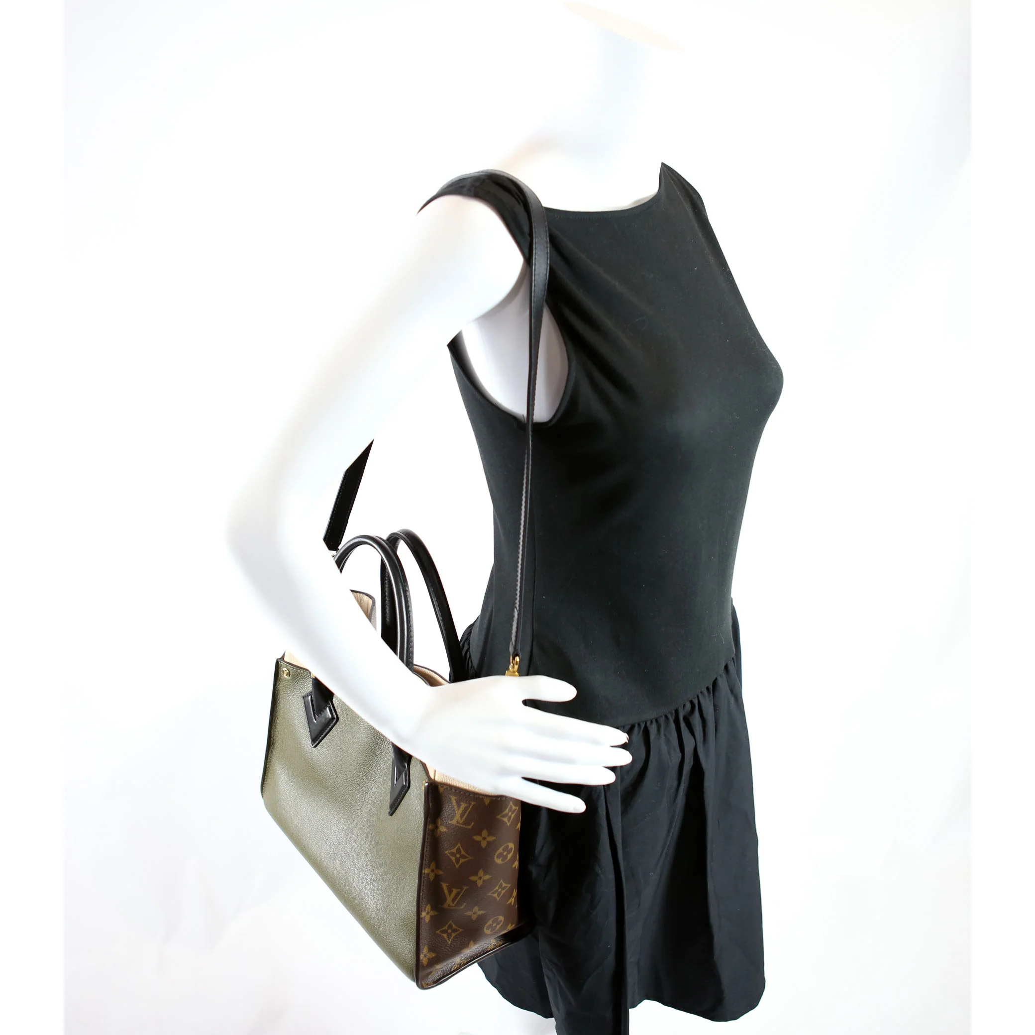 On My Side MM Calfskin/Monogram Green/Beige - Image 11