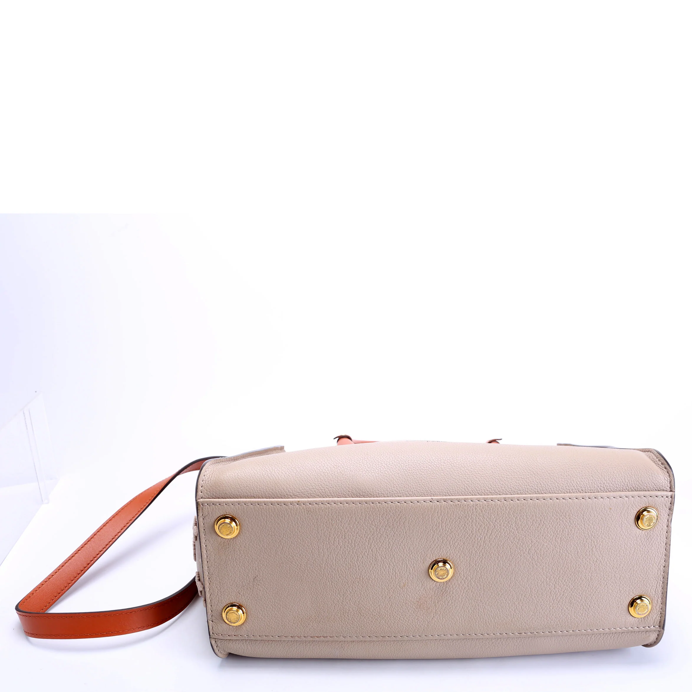On My Side MM Calfskin Taupe - Image 4