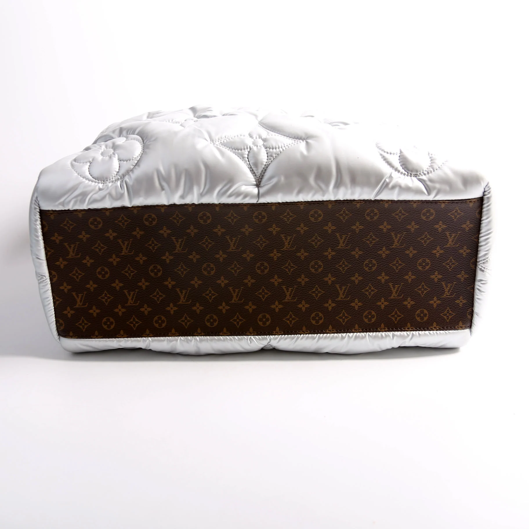 ONTHEGO GM Econyl Pillow Monogram - Image 3