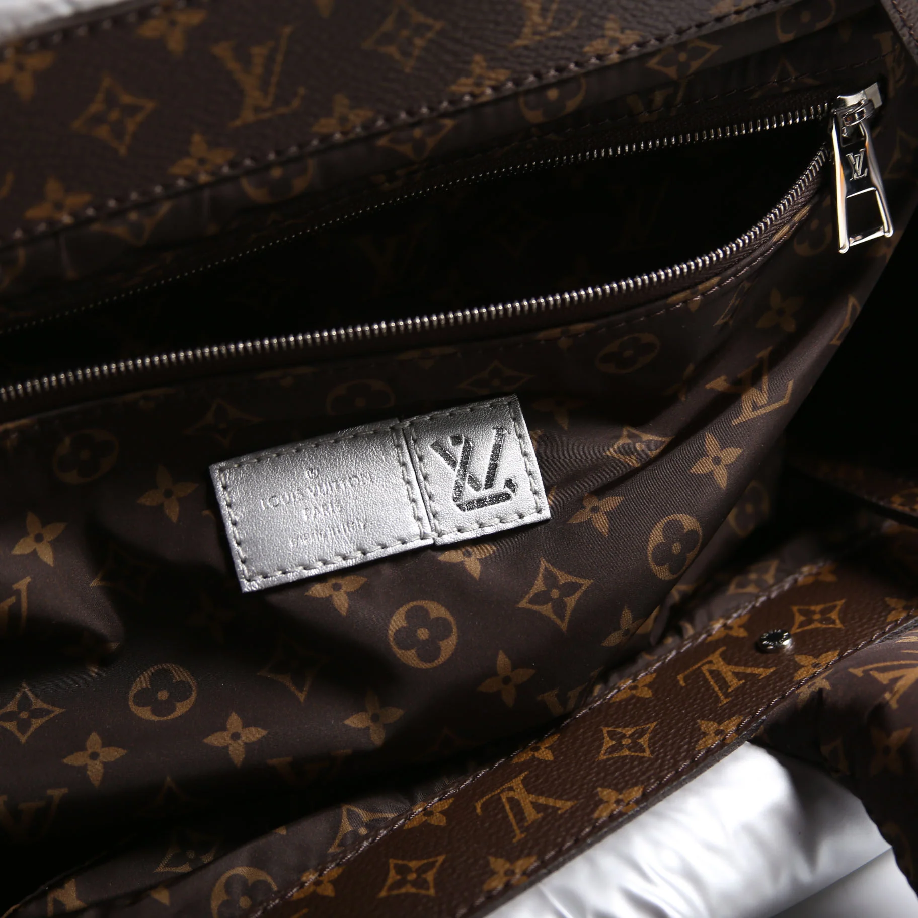 ONTHEGO GM Econyl Pillow Monogram - Image 7