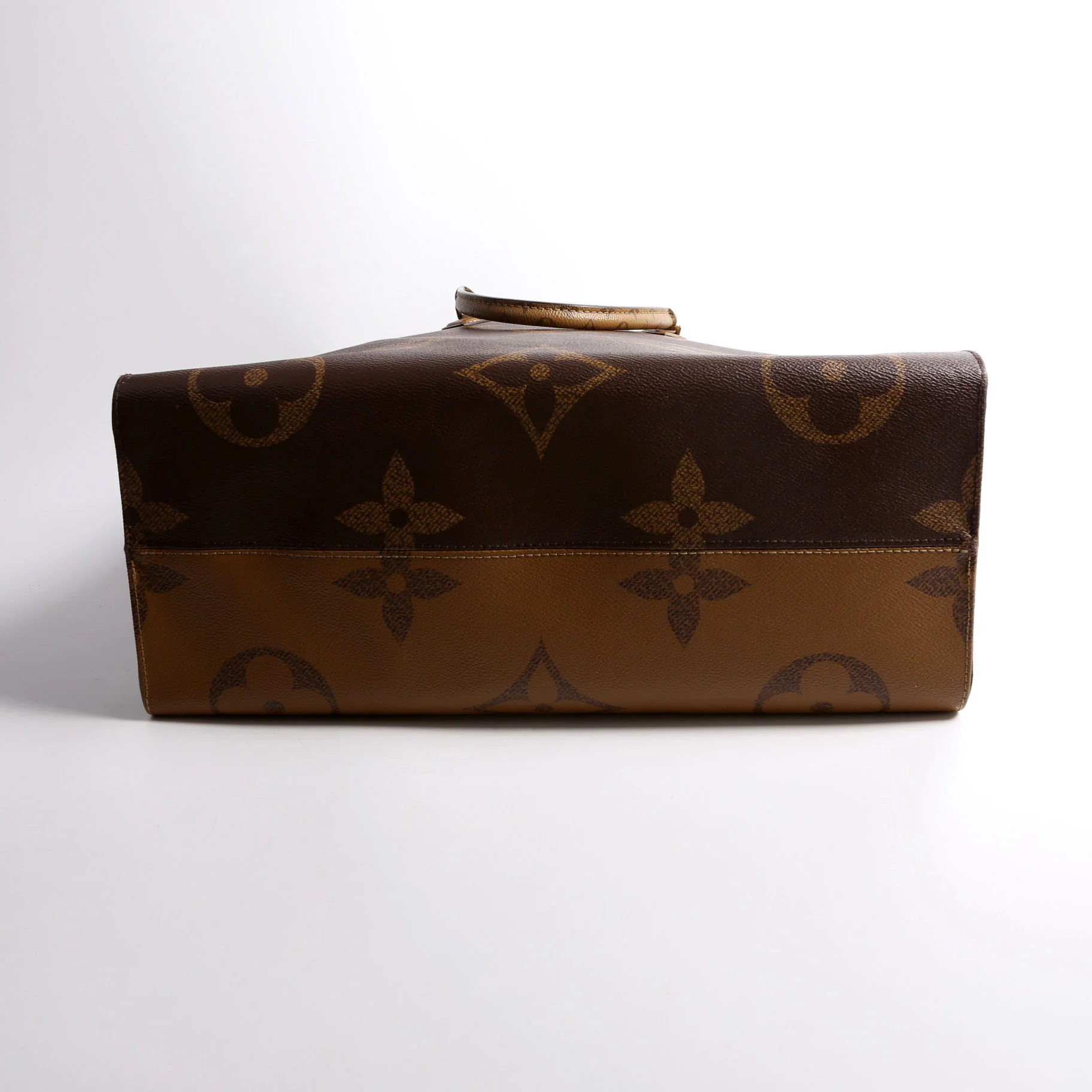 ONTHEGO GM Reverse Monogram - Image 3