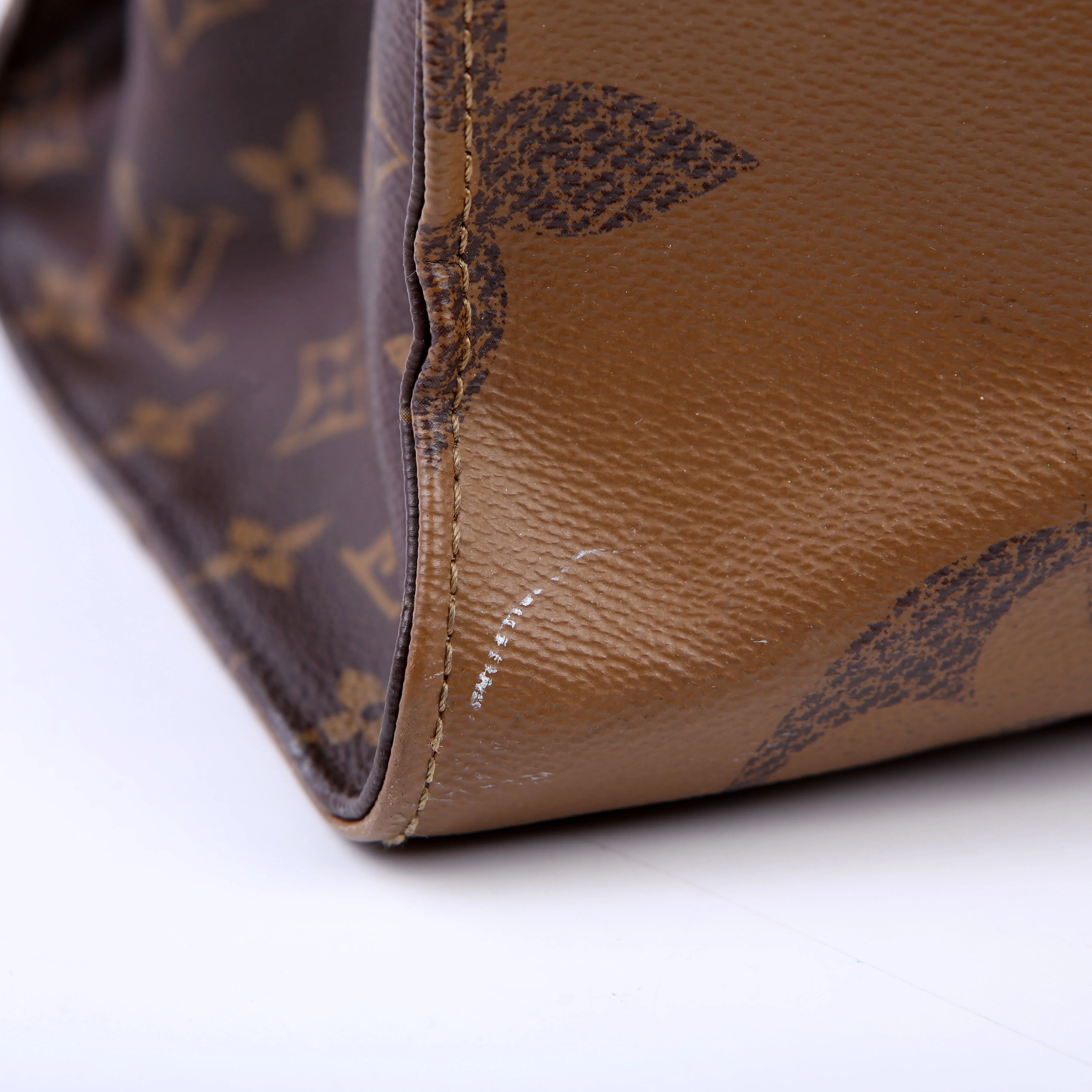 ONTHEGO GM Reverse Monogram Black - Image 10