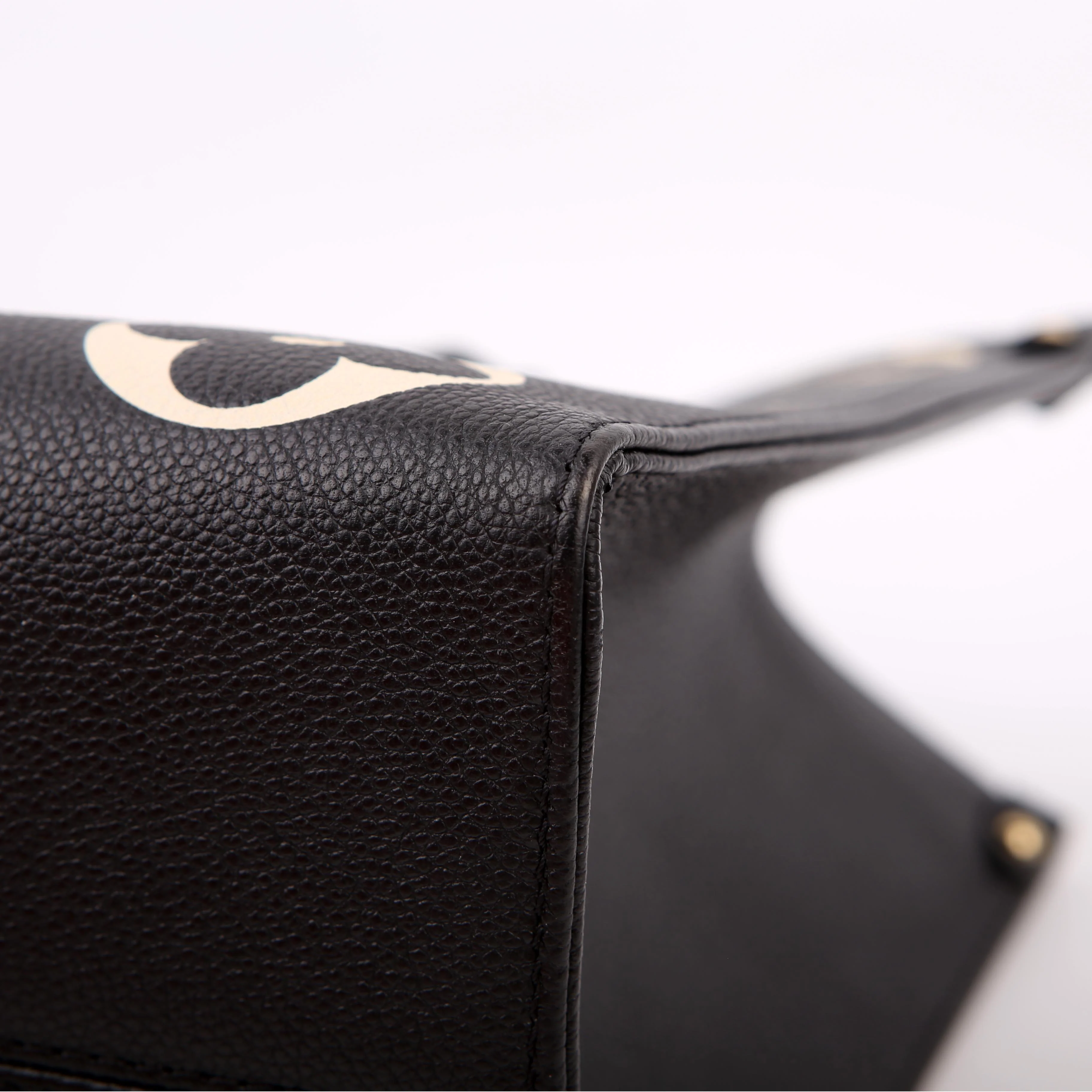 ONTHEGO MM Bicolor Empreinte Black - Image 8