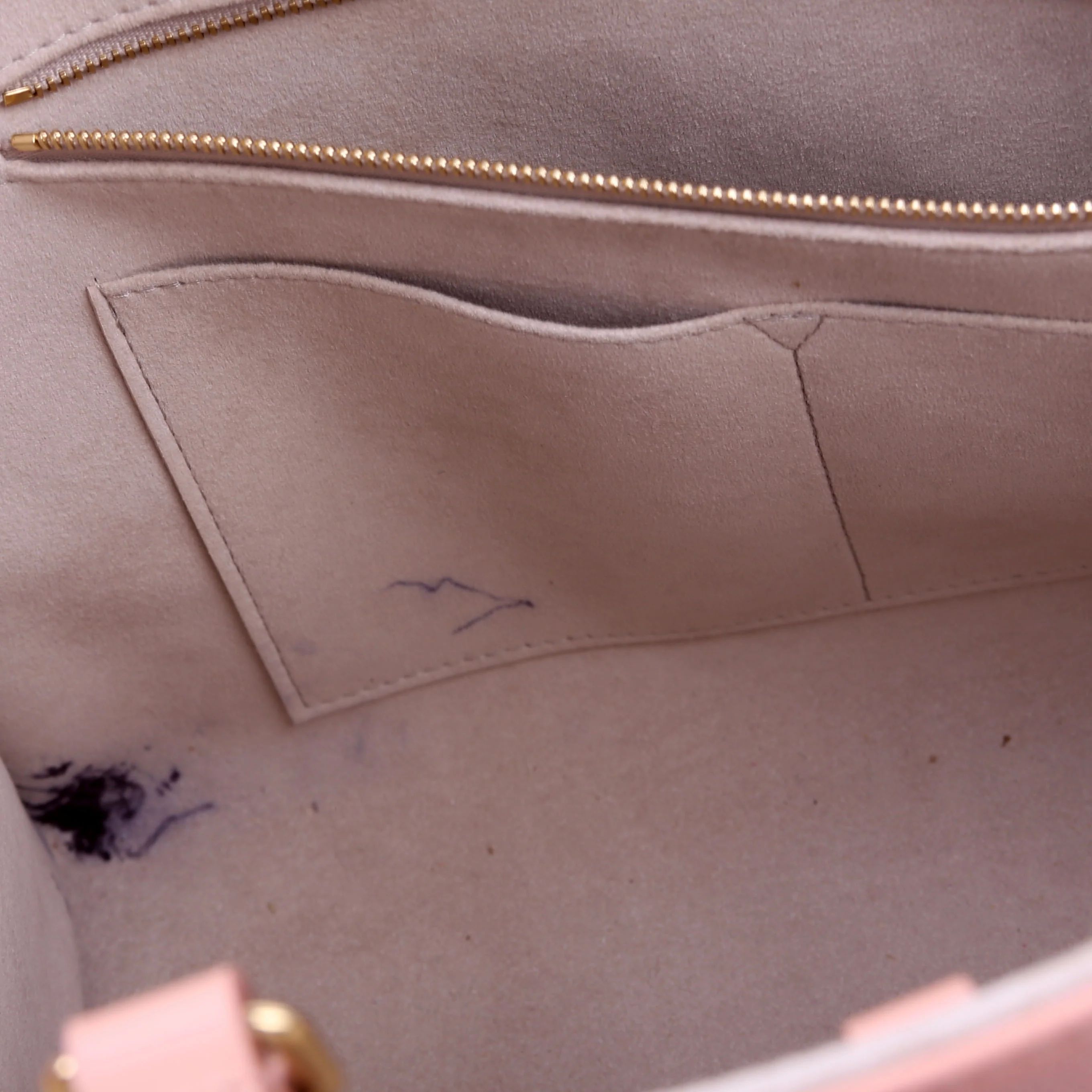ONTHEGO MM Bicolor Empreinte Giant Monogram Pink - Image 11