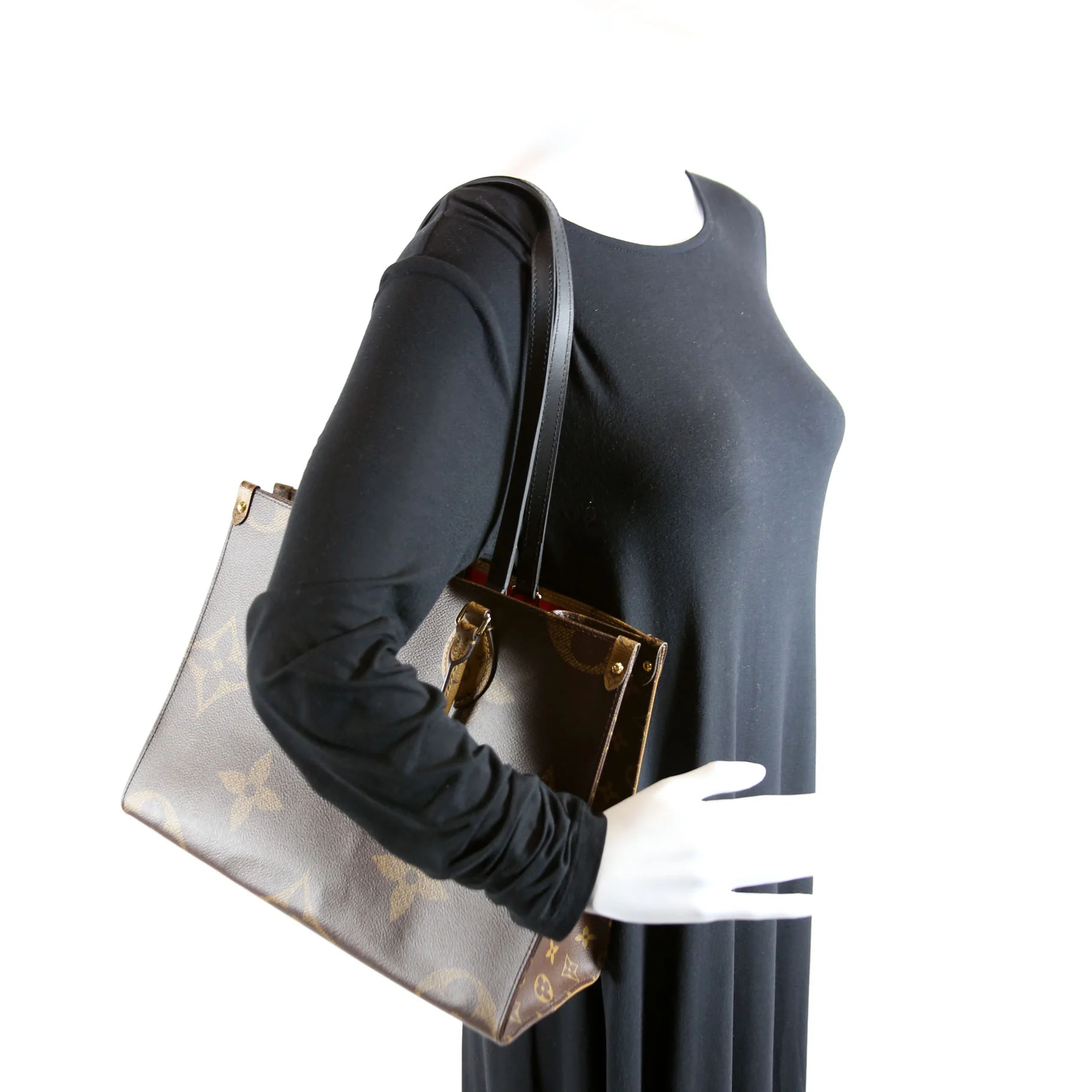 ONTHEGO MM Reverse Monogram - Image 10