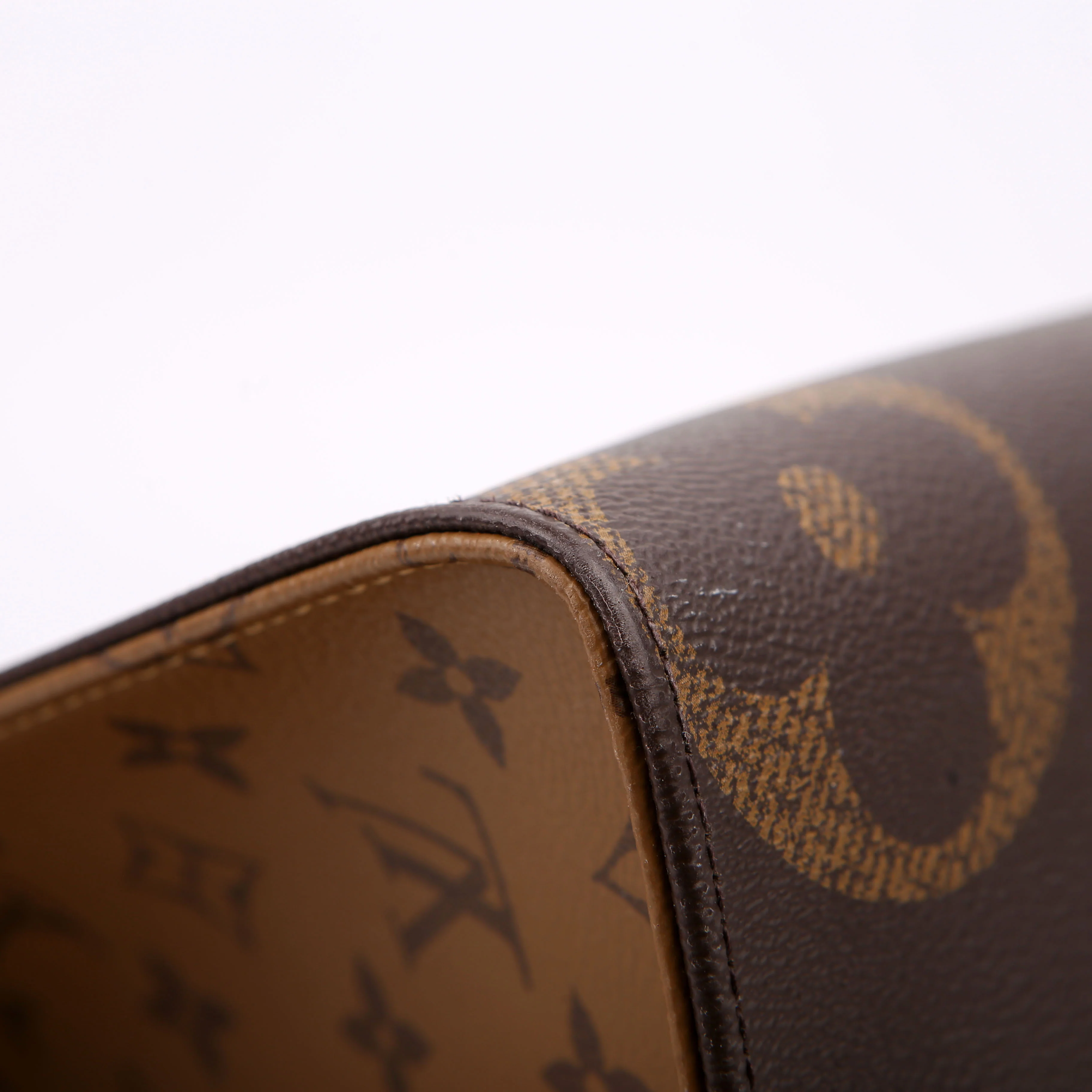 ONTHEGO MM Reverse Monogram Black - Image 5