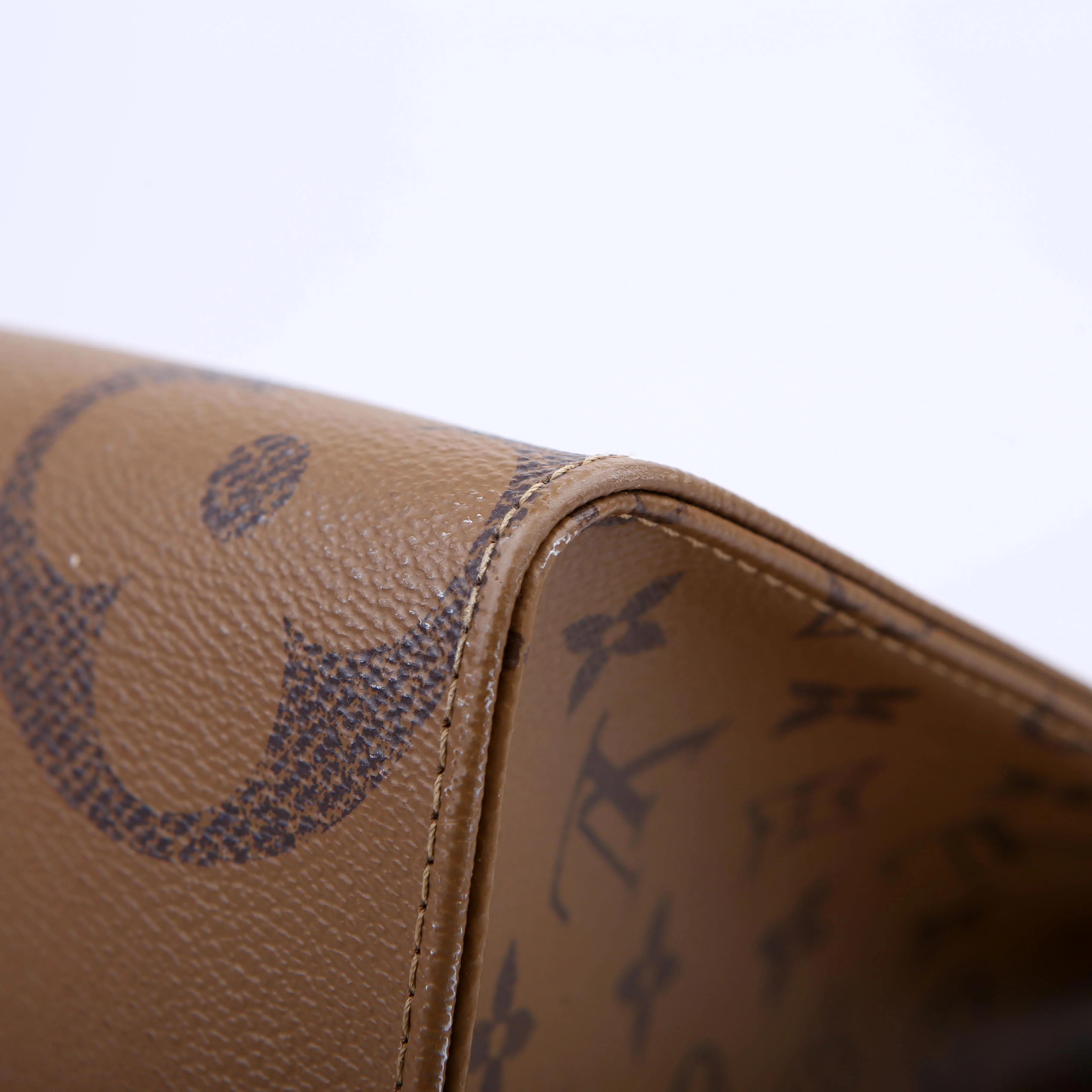 ONTHEGO MM Reverse Monogram Black - Image 8
