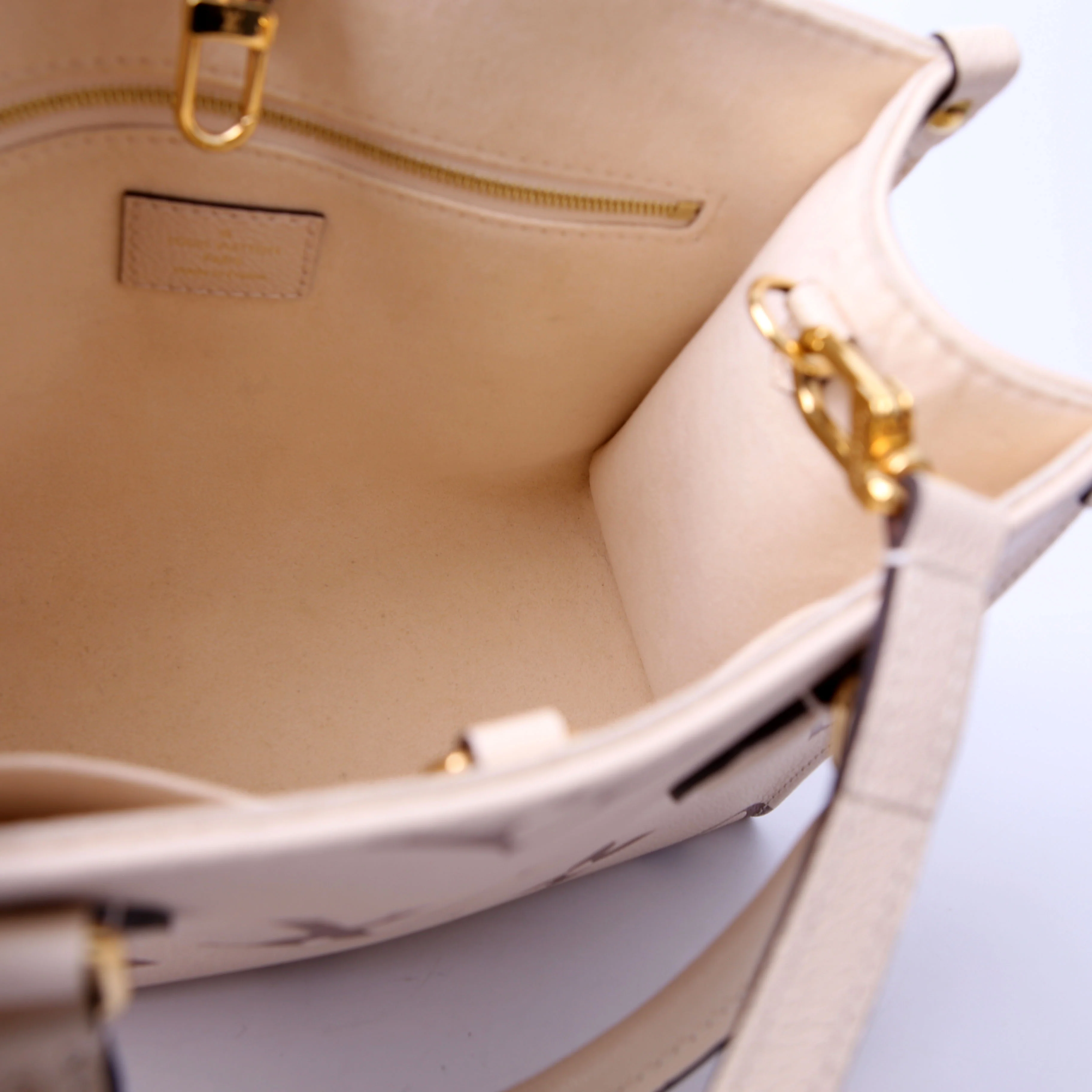 ONTHEGO PM Bicolor Empreinte Cream/Taupe - Image 12