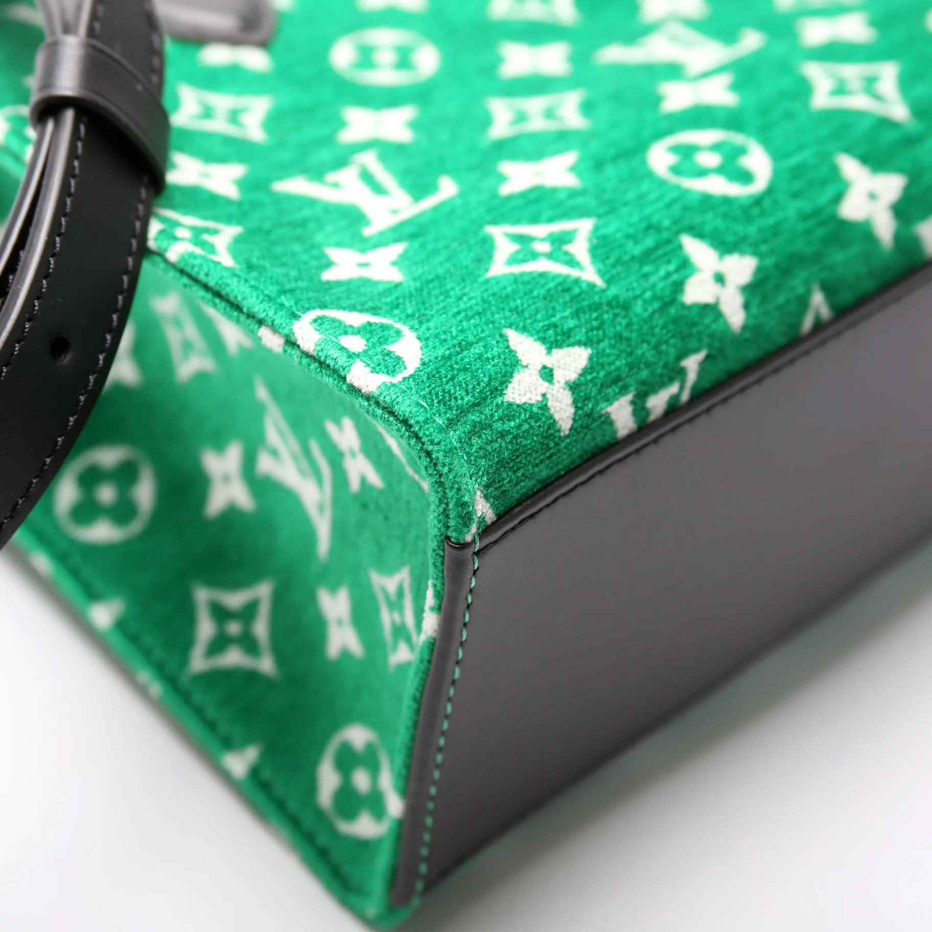 ONTHEGO PM Jacquard Velvet Monogram - Image 5