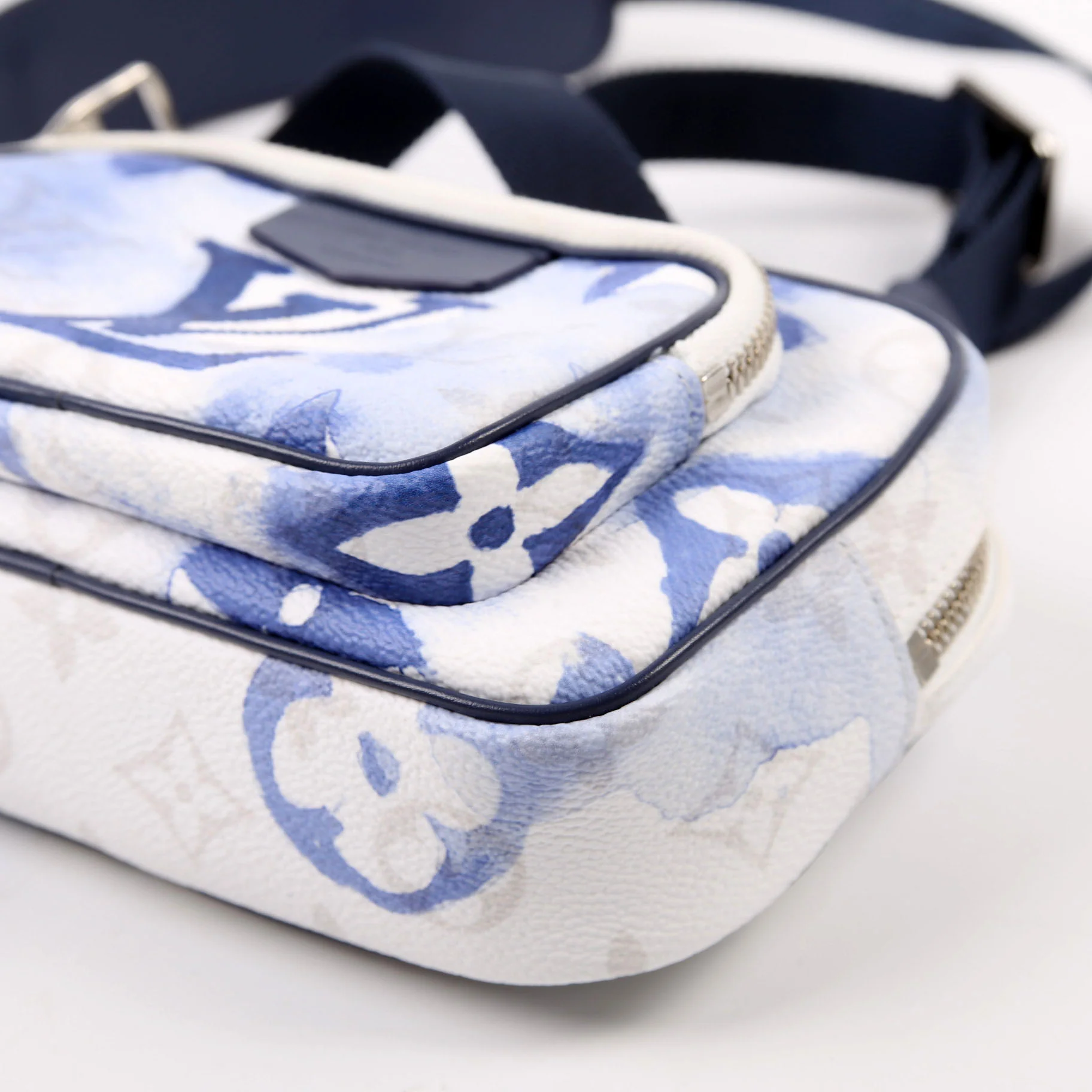 Outdoor Pouch Monogram Watercolor - Image 6