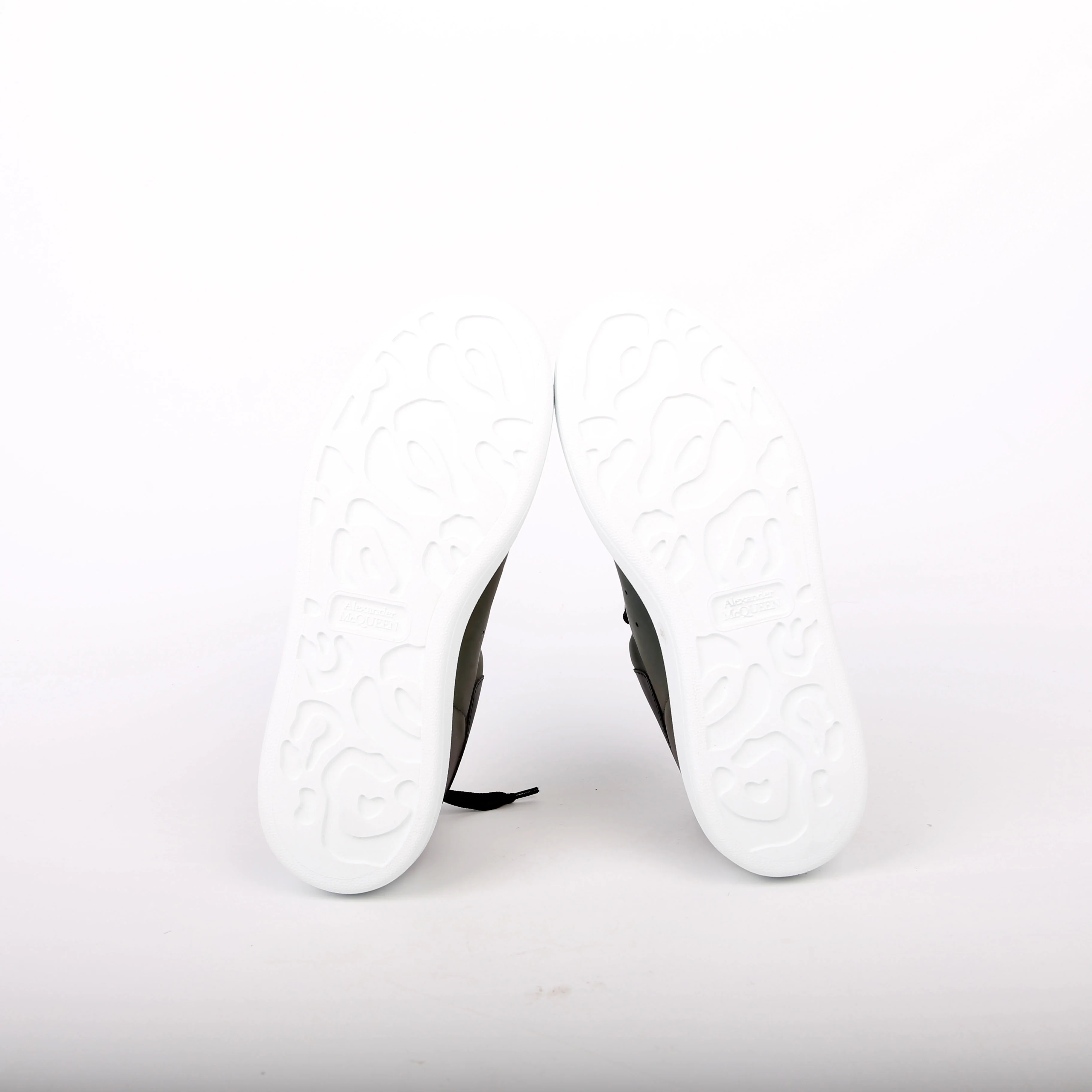 Oversized Sneakers Size 37.5 Iridescent - Image 6
