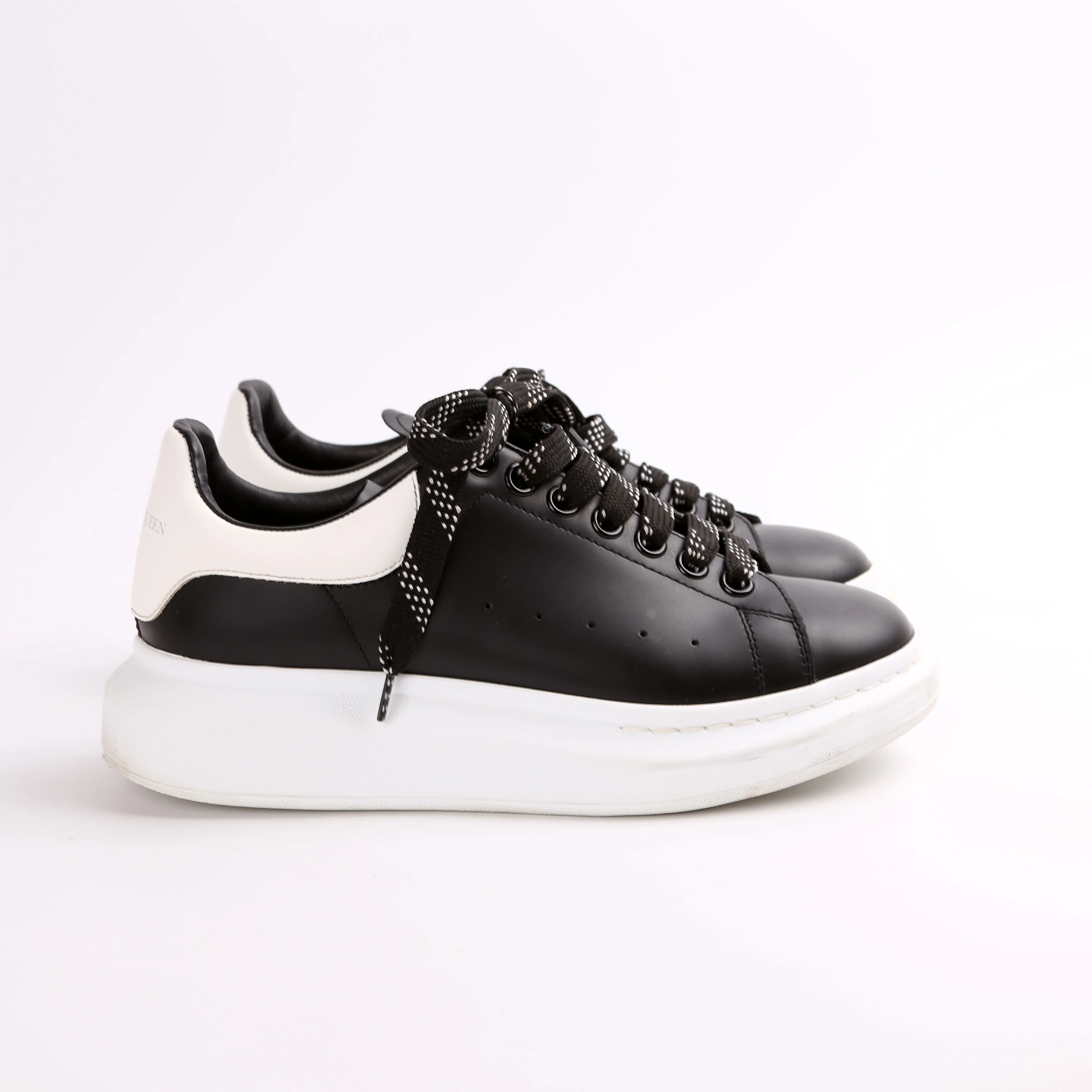 Oversized Sneakers Size 39.5 - Image 3