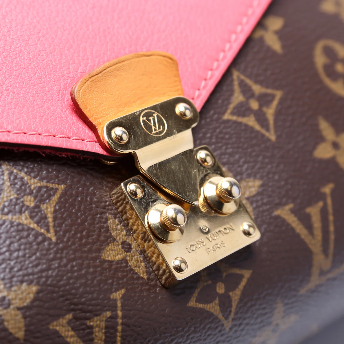 Pallas Chain Monogram Salmon - Image 6