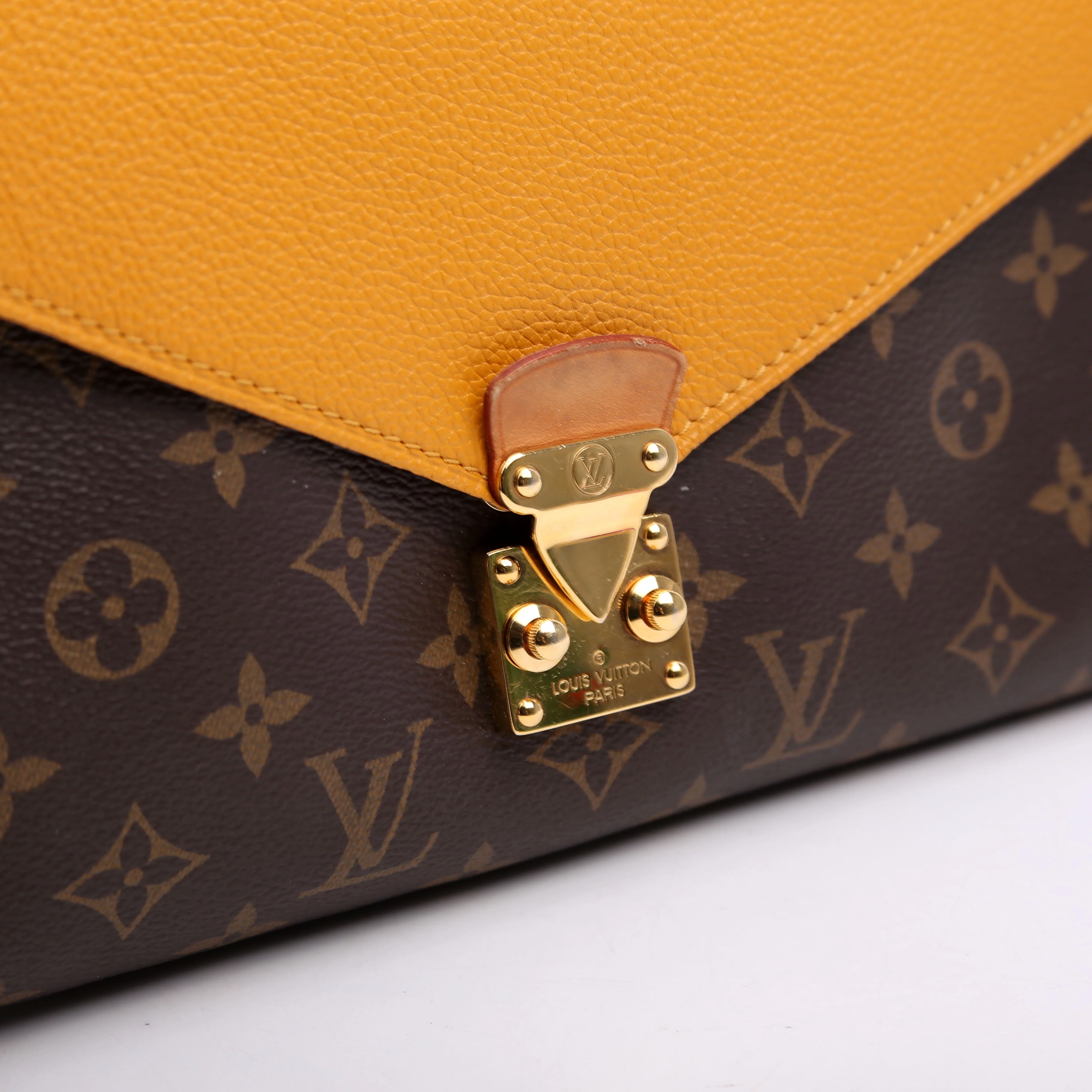 Pallas Chain Monogram Yellow - Image 10
