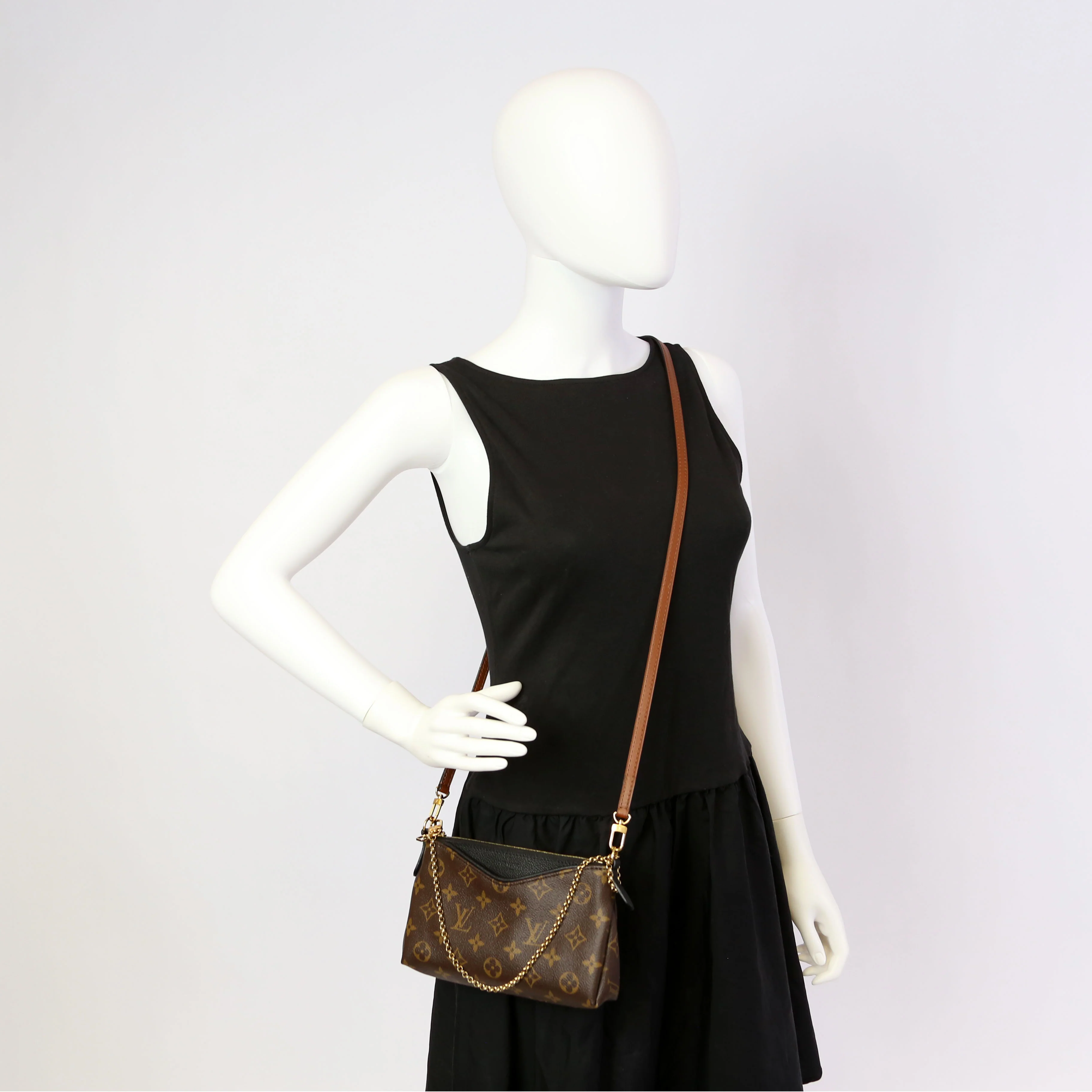 Pallas Clutch Monogram Black - Image 10