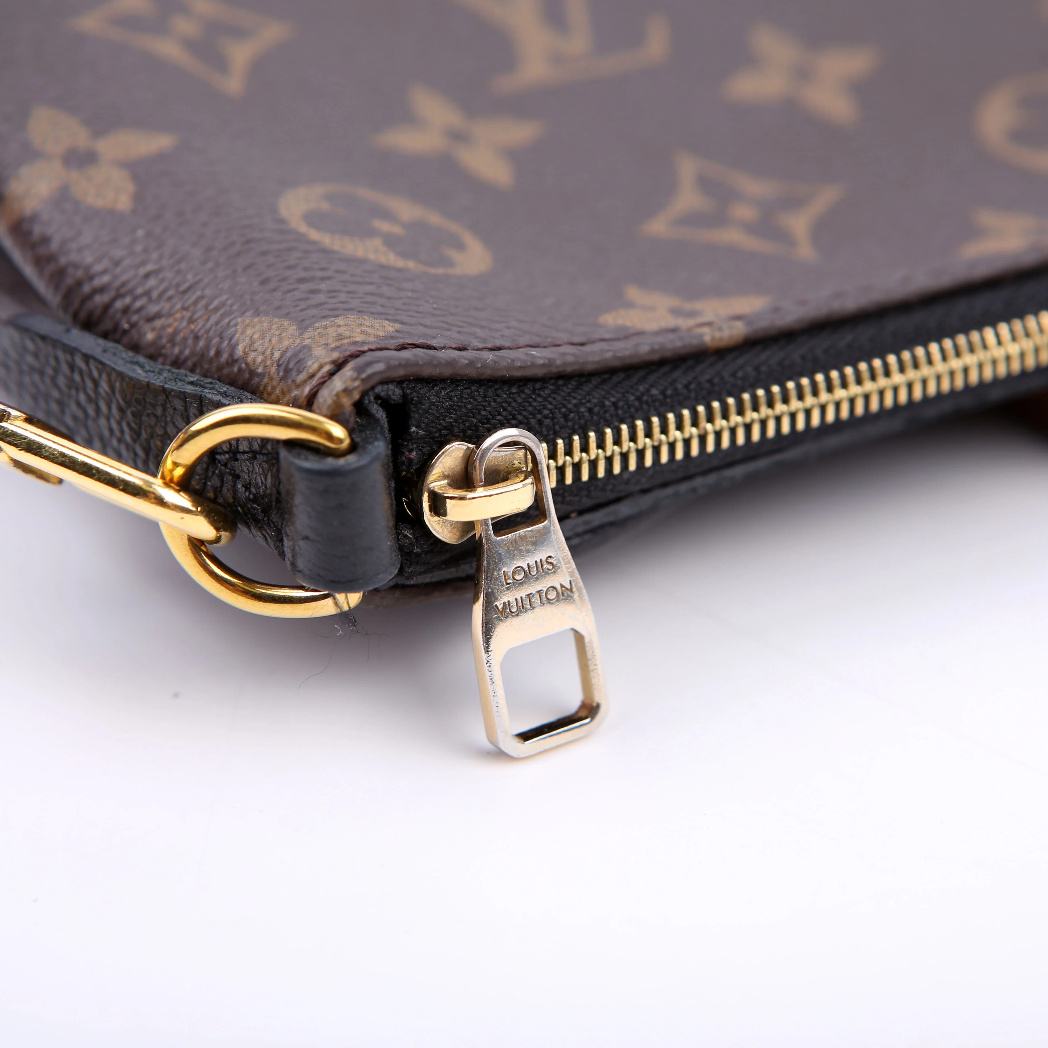 Pallas Clutch Monogram Black - Image 13